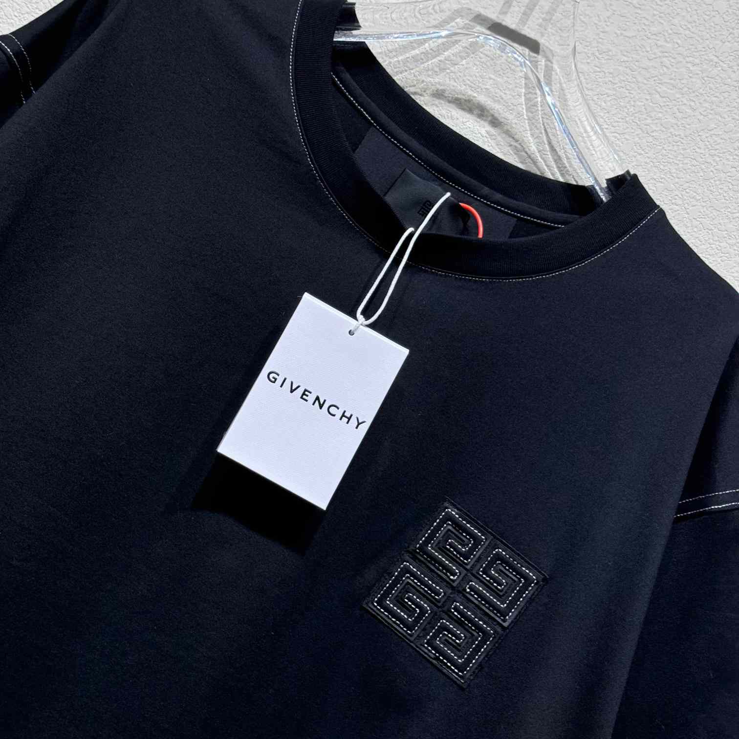 Givenchy 4G T-shirt In Cotton - DesignerGu