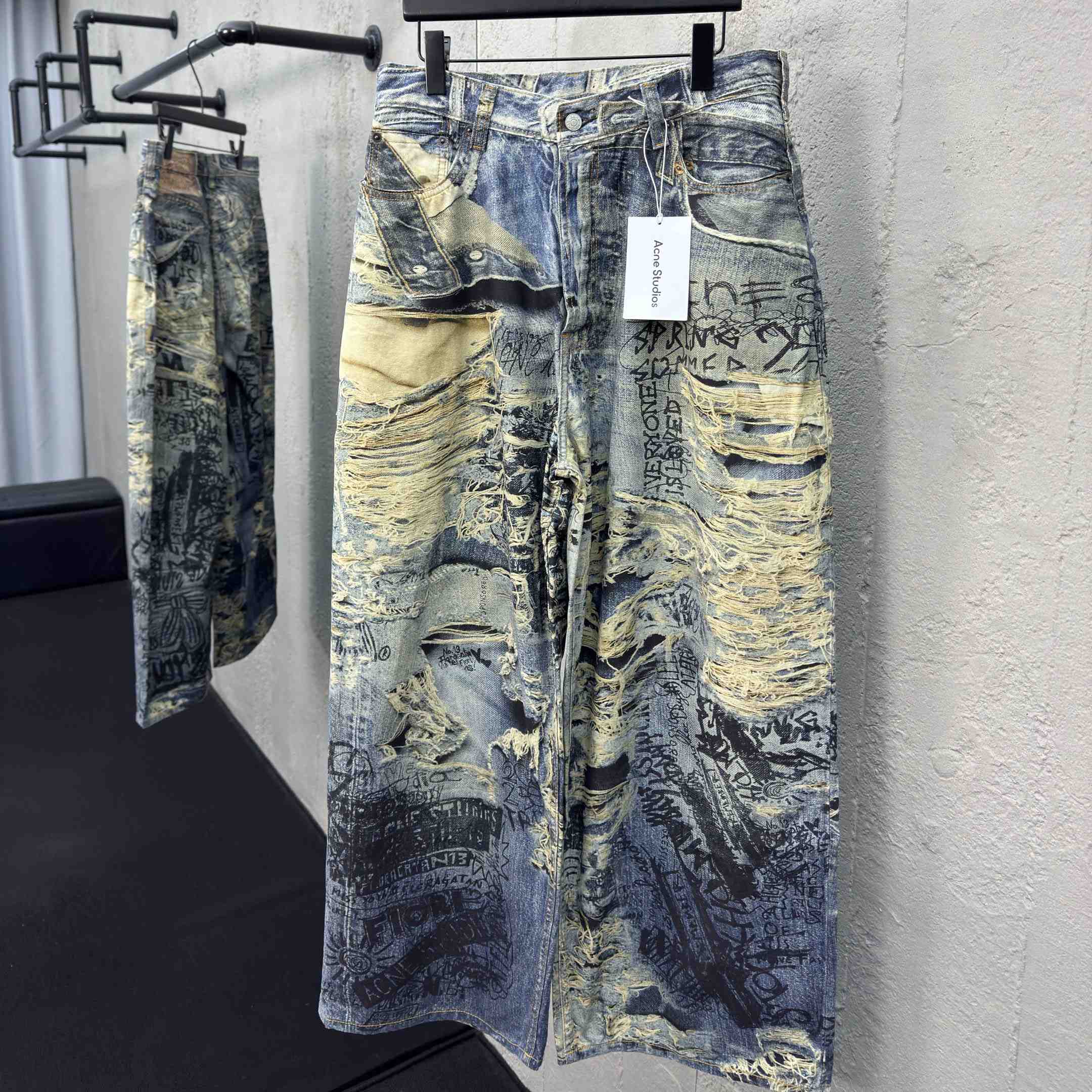 Acne Studios Super Baggy Fit Jeans - 2023 - DesignerGu