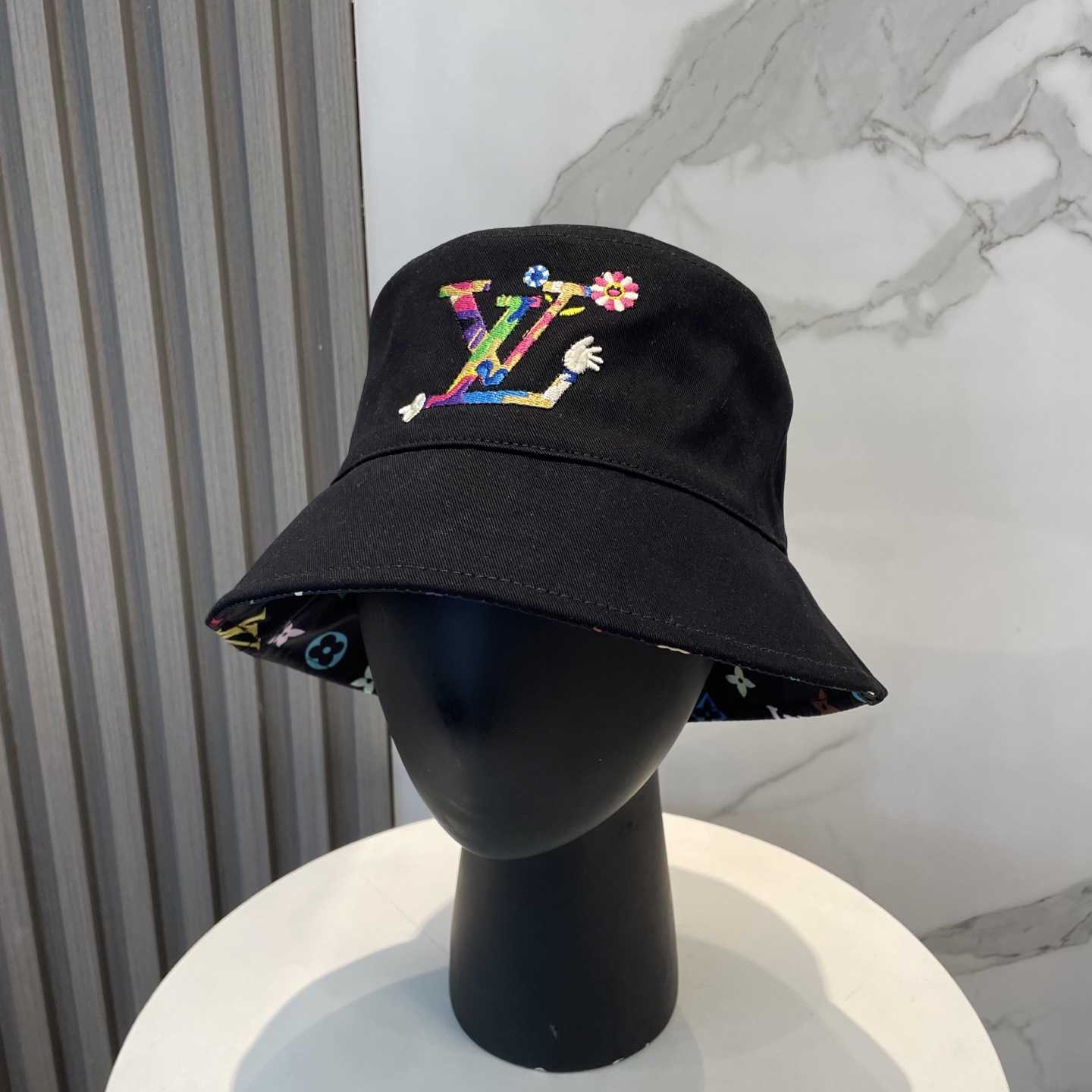 Louis Vuitton LV x TM Reversible Superflat Bucket Hat   M7985 - DesignerGu