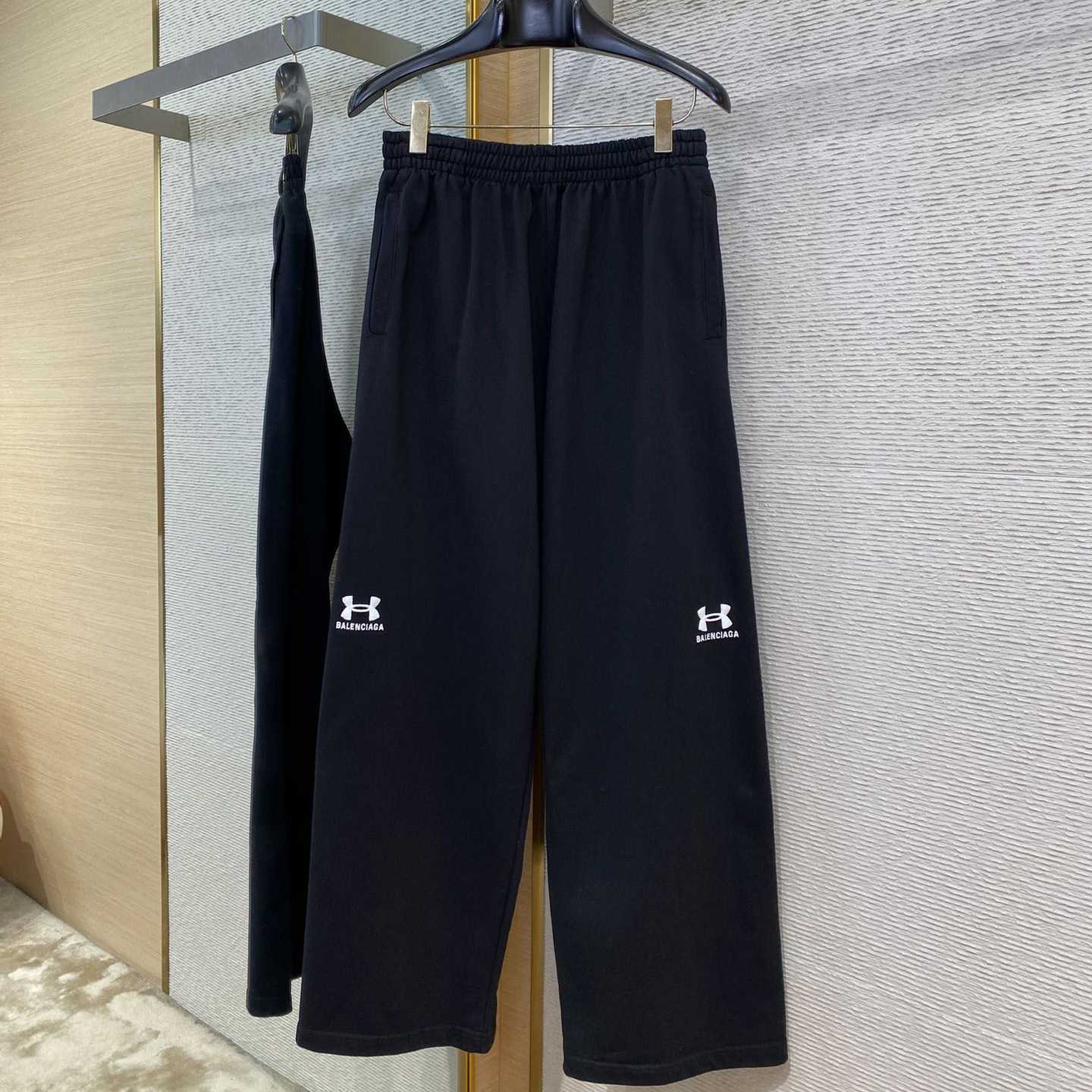 Balenciaga Under Armour® Baggy Sweatpants - DesignerGu