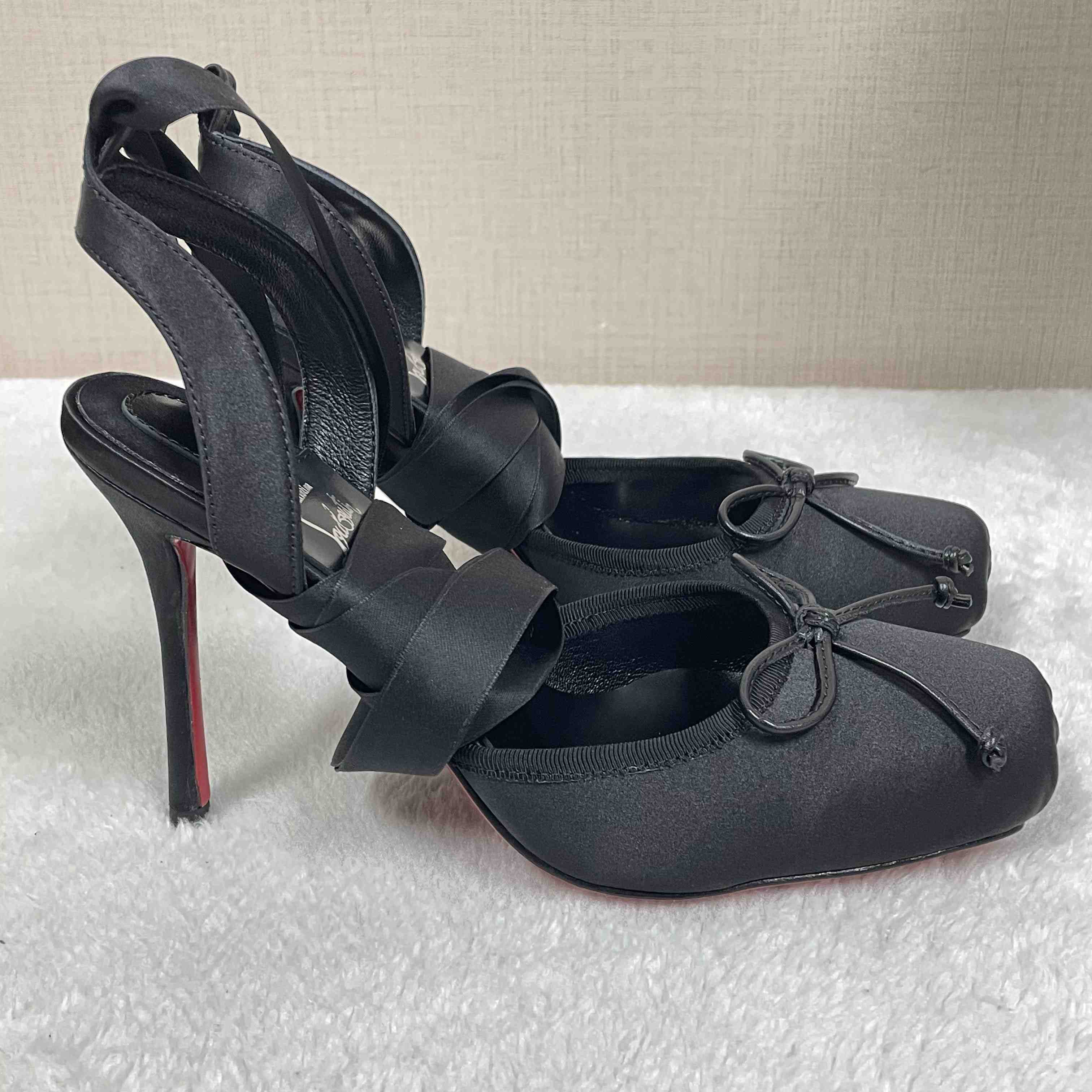 Christian Louboutin Cassia Lace-Up Slingback Pumps - DesignerGu