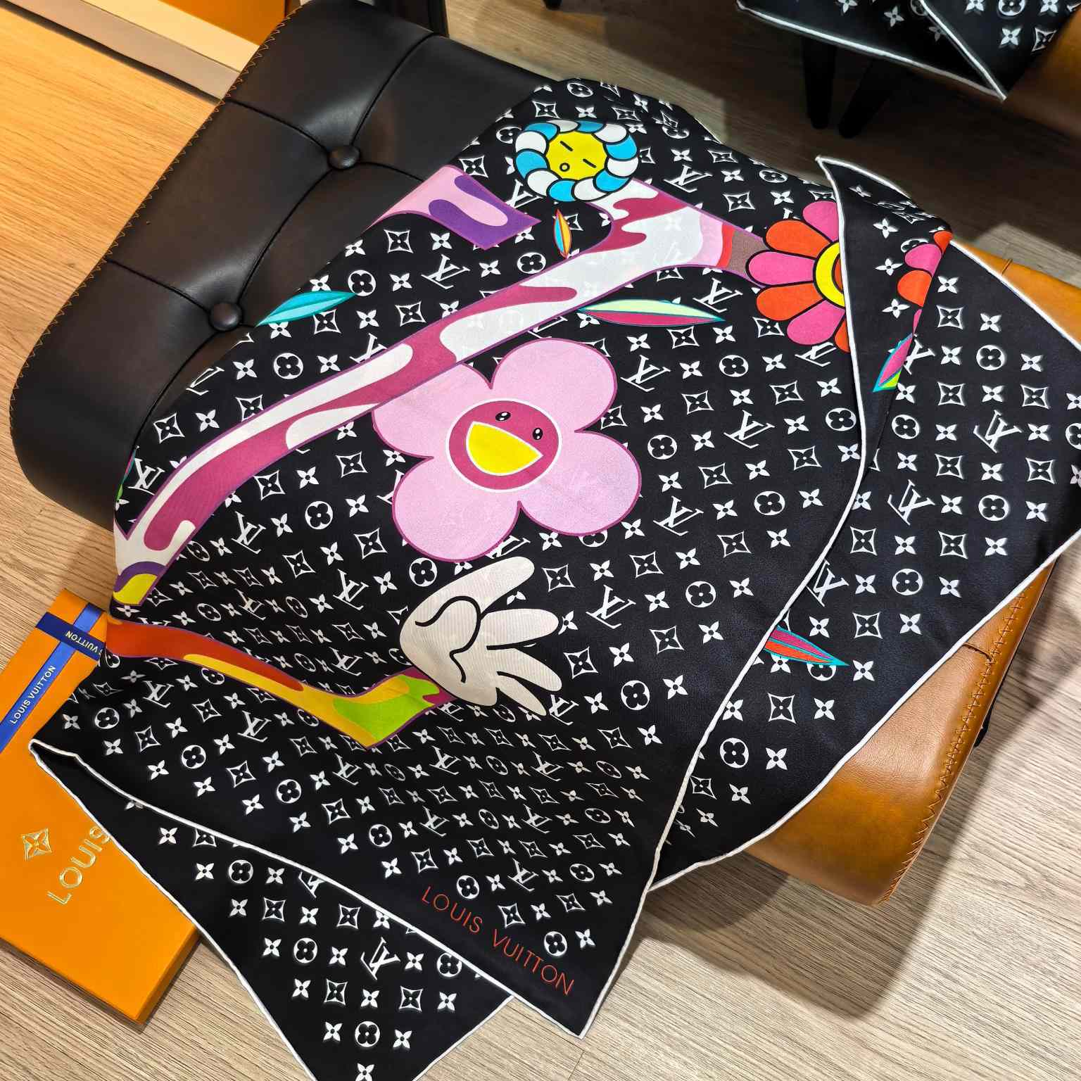 Louis Vuitton LV x TM Monogram Superflat Square 90    - DesignerGu