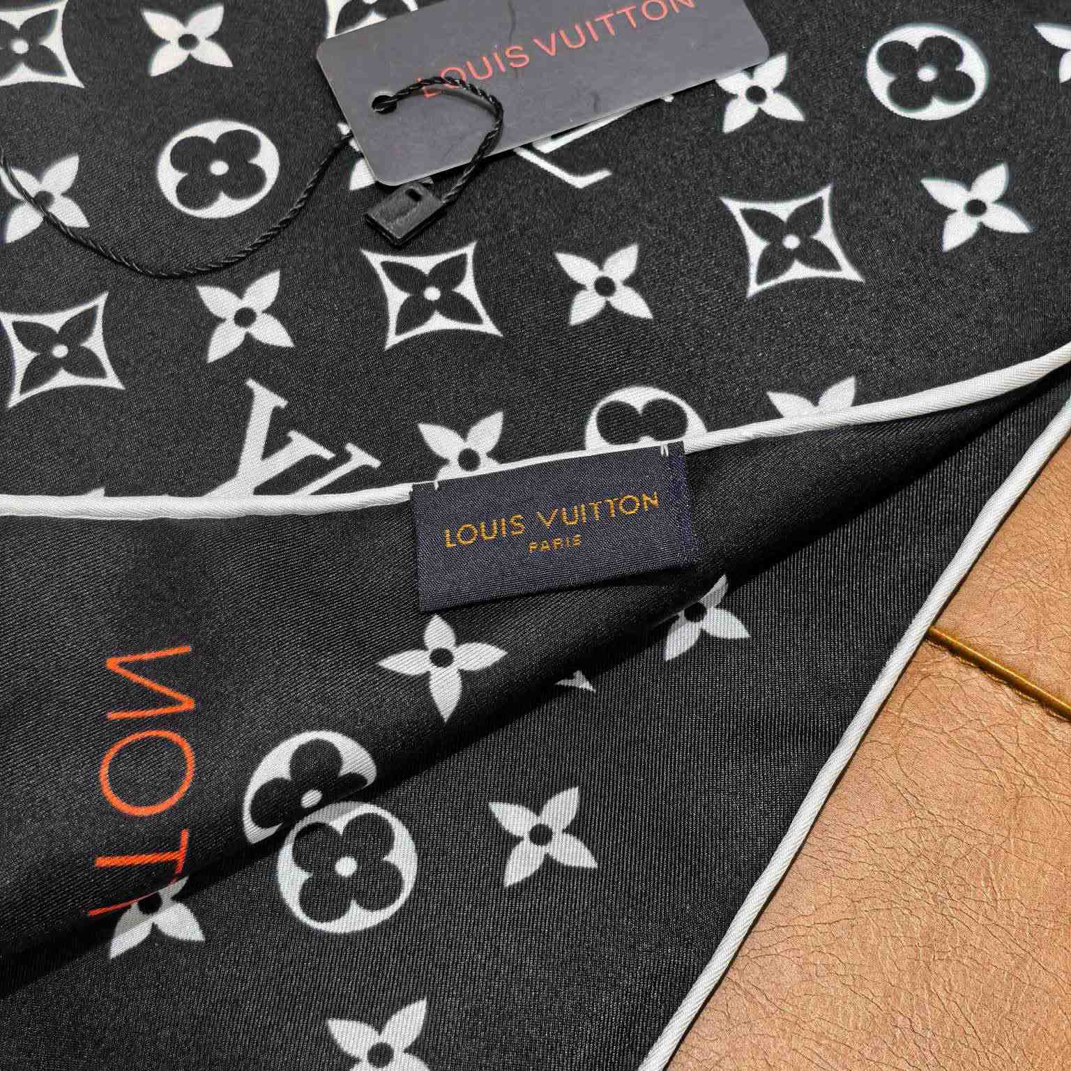 Louis Vuitton LV x TM Monogram Superflat Square 90    - DesignerGu