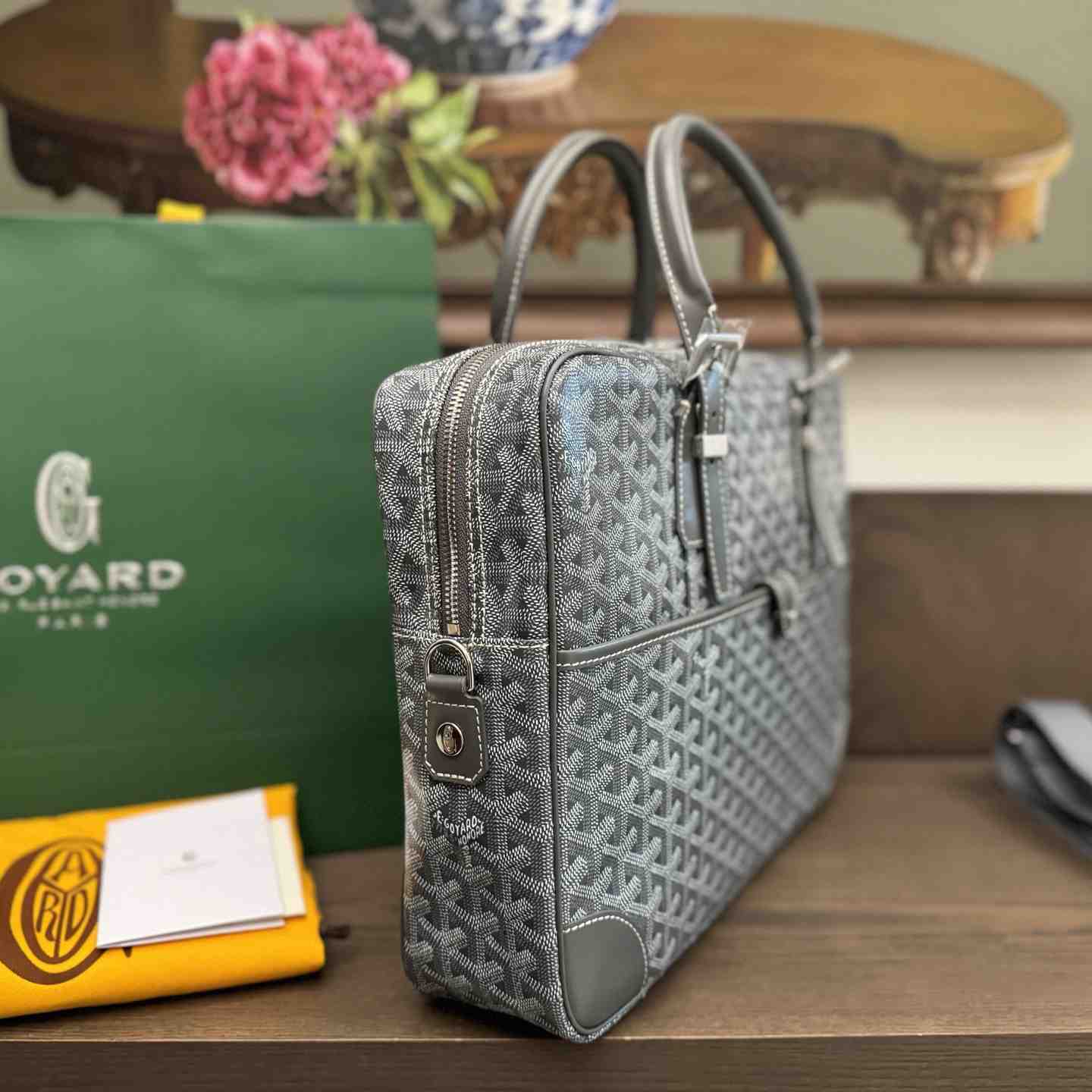 Goyard Ambassade MM Document Case - DesignerGu