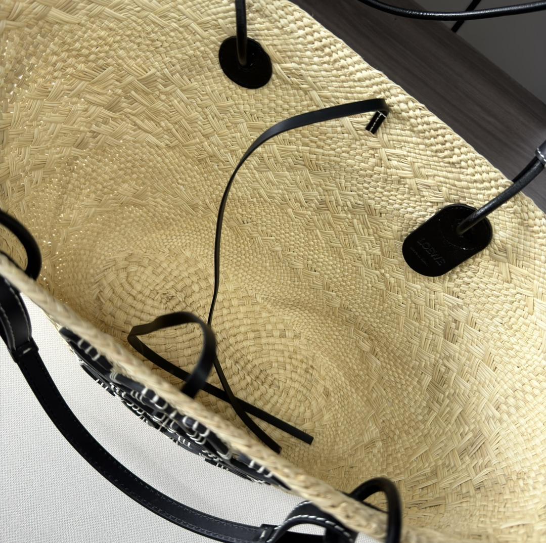 Loewe Medium Anagram Basket Bag In Iraca Palm And Calfskin - DesignerGu