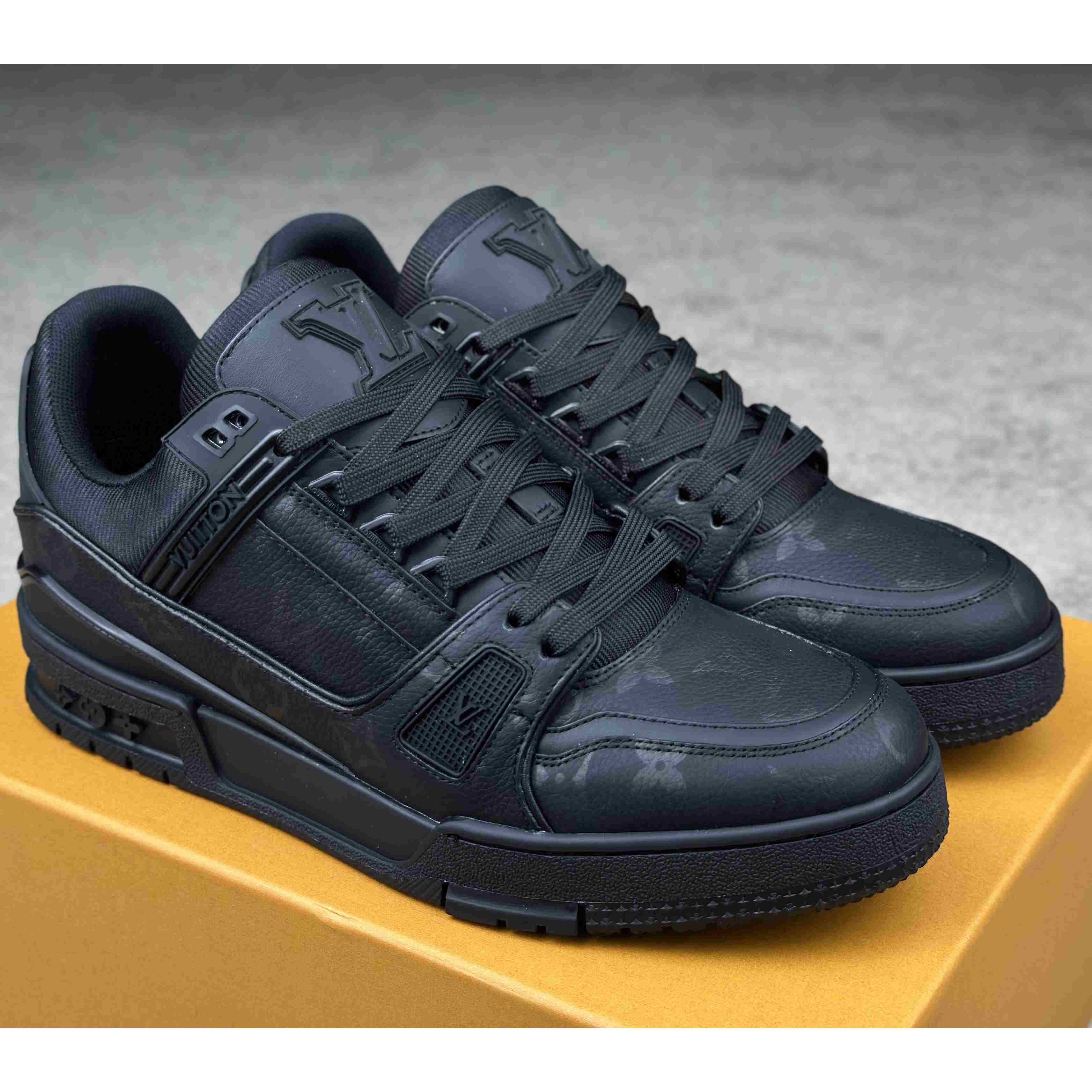 Louis Vuitton LV Trainer Sneaker       1AHDBU - DesignerGu