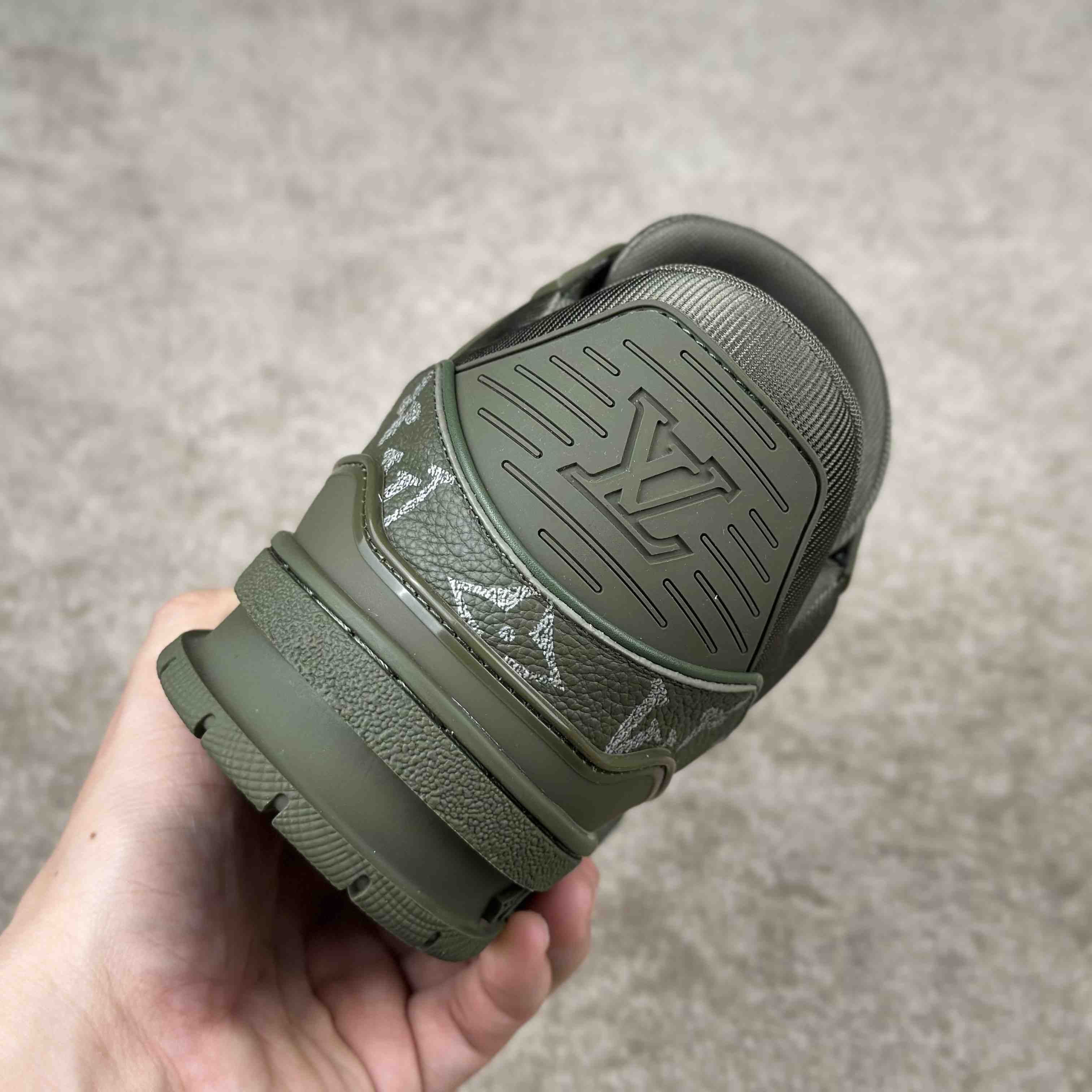 Louis Vuitton LV Trainer Sneaker       1AH995 - DesignerGu