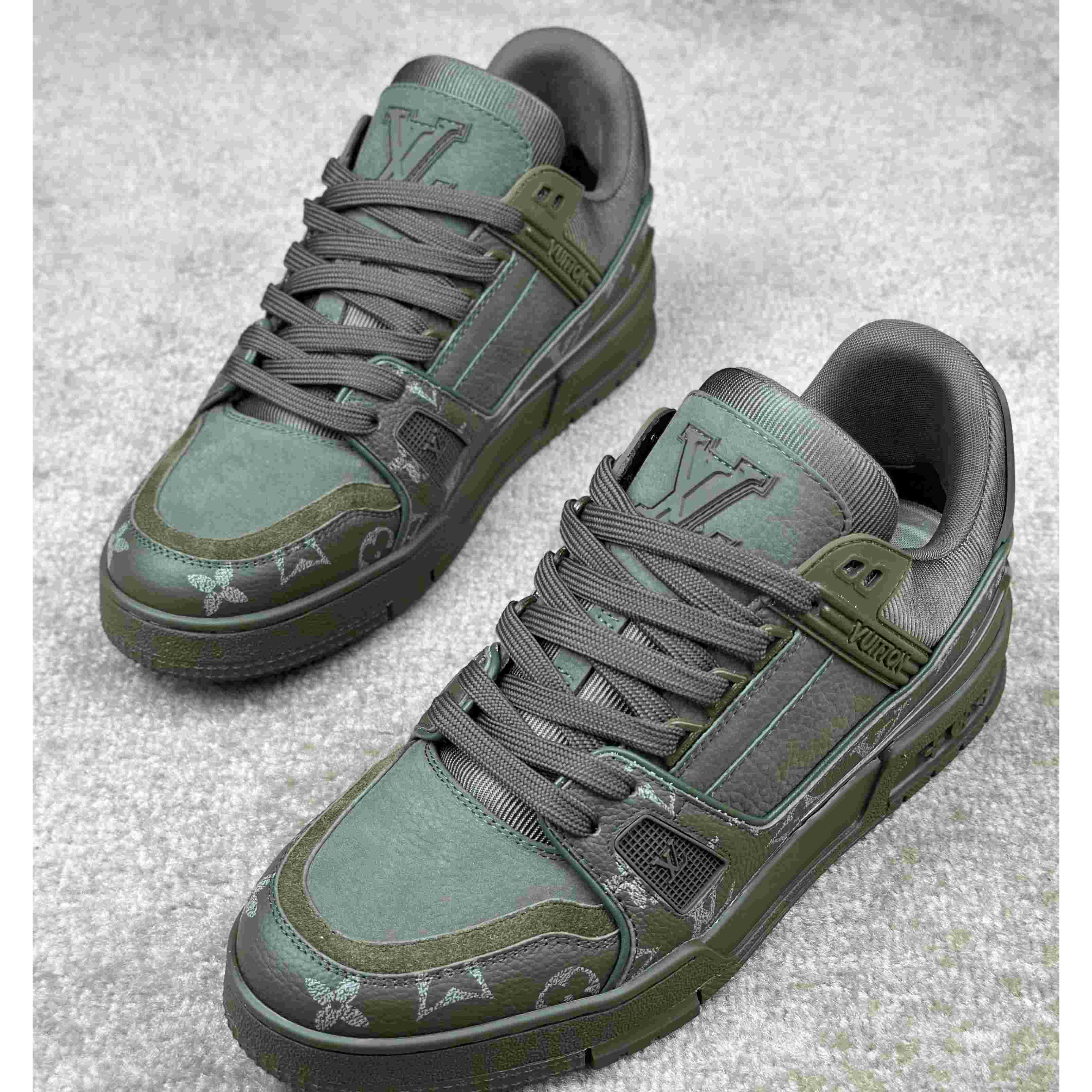 Louis Vuitton LV Trainer Sneaker       1AH995 - DesignerGu