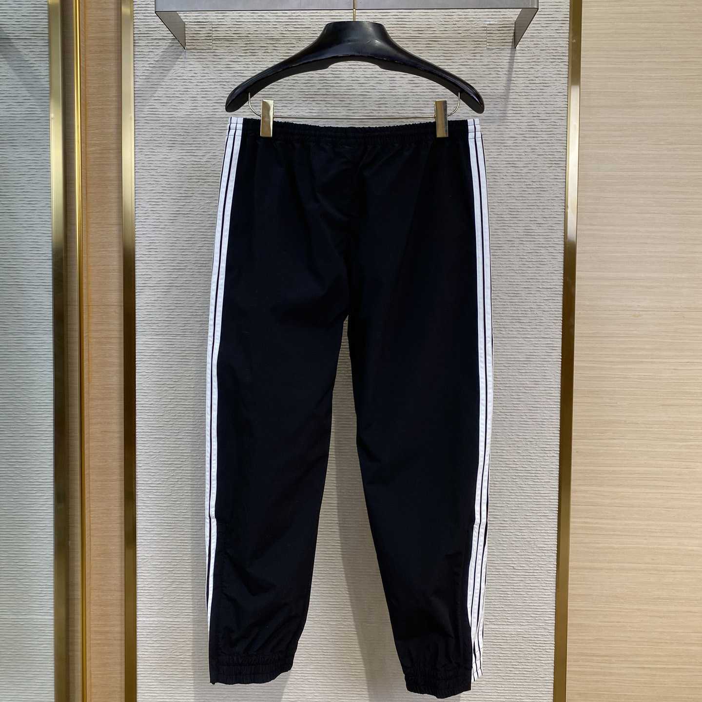 Balenciaga Fitted Tracksuit Pants In Black - DesignerGu
