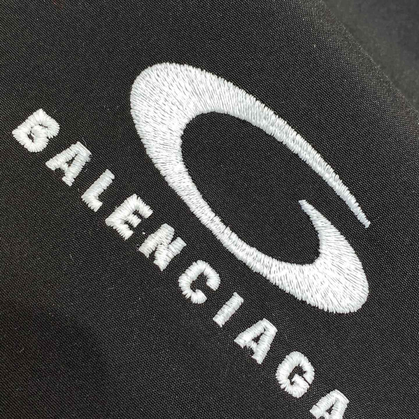 Balenciaga Fitted Tracksuit Pants In Black - DesignerGu