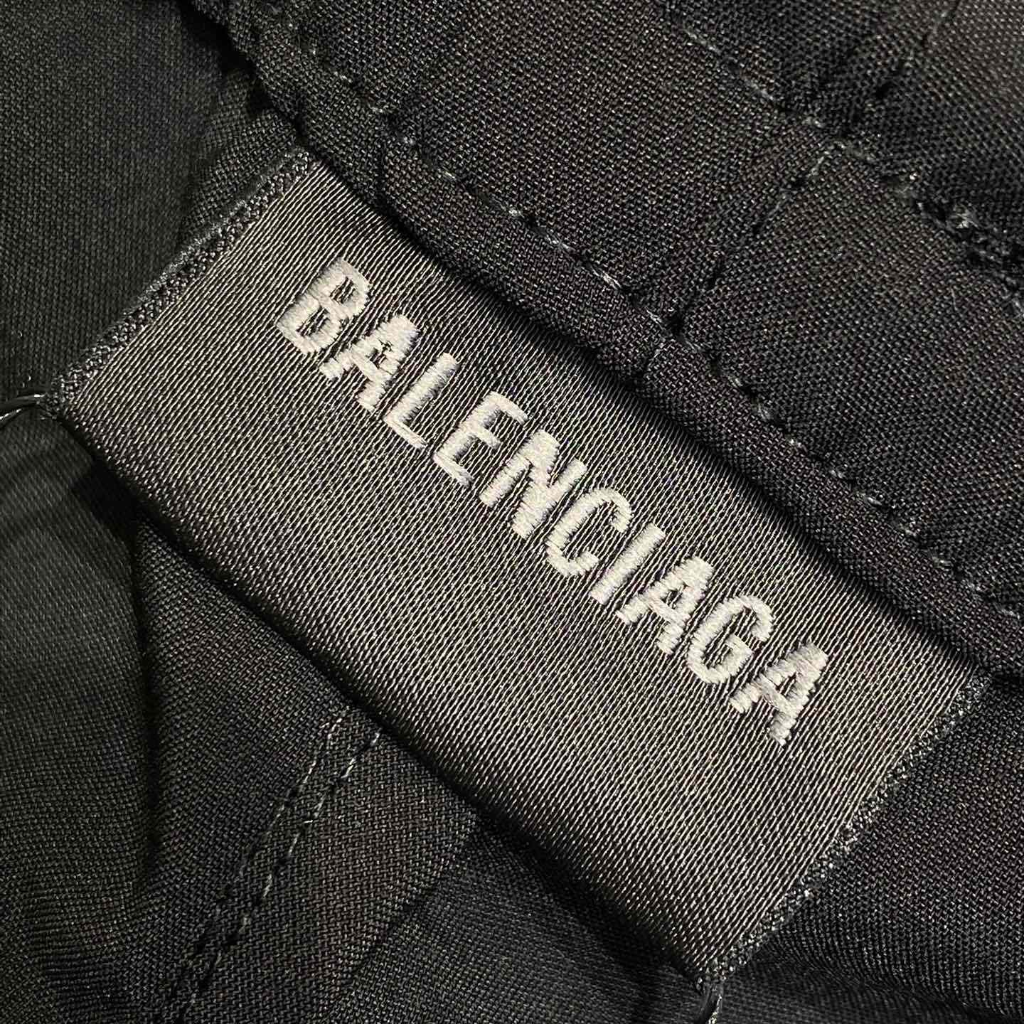 Balenciaga Fitted Tracksuit Pants In Black - DesignerGu