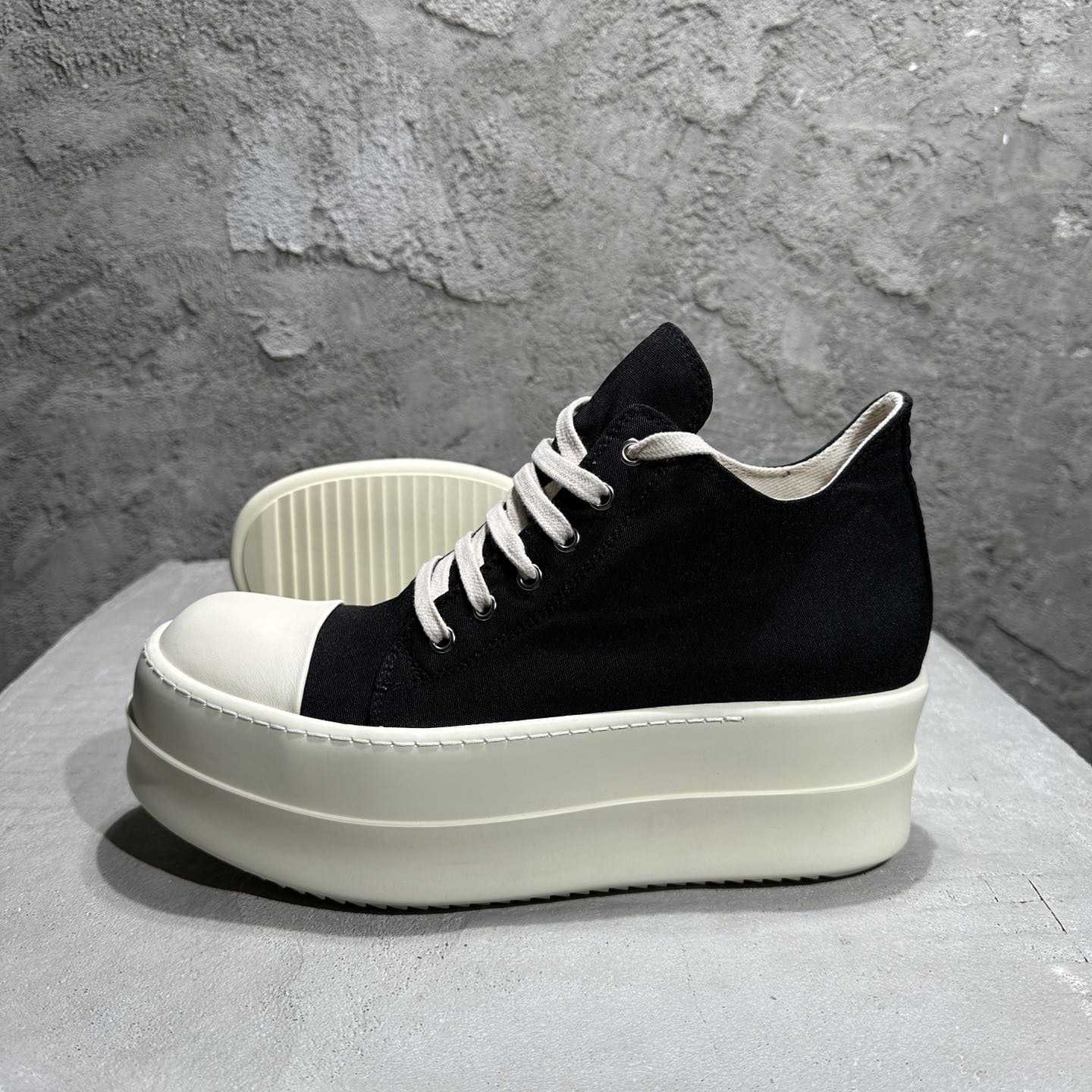 Rick Owens Low-Top Sneakers - DesignerGu
