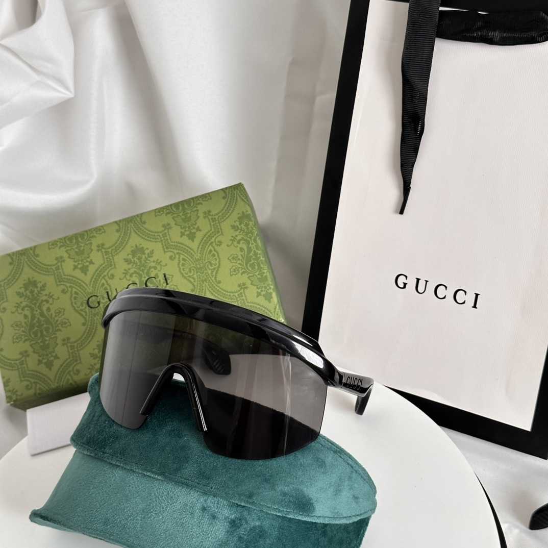 Gucci Sunglasses - 