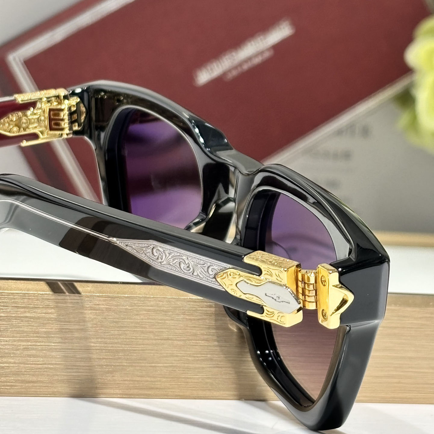 Jacquemus STERETT Sunglasses - DesignerGu