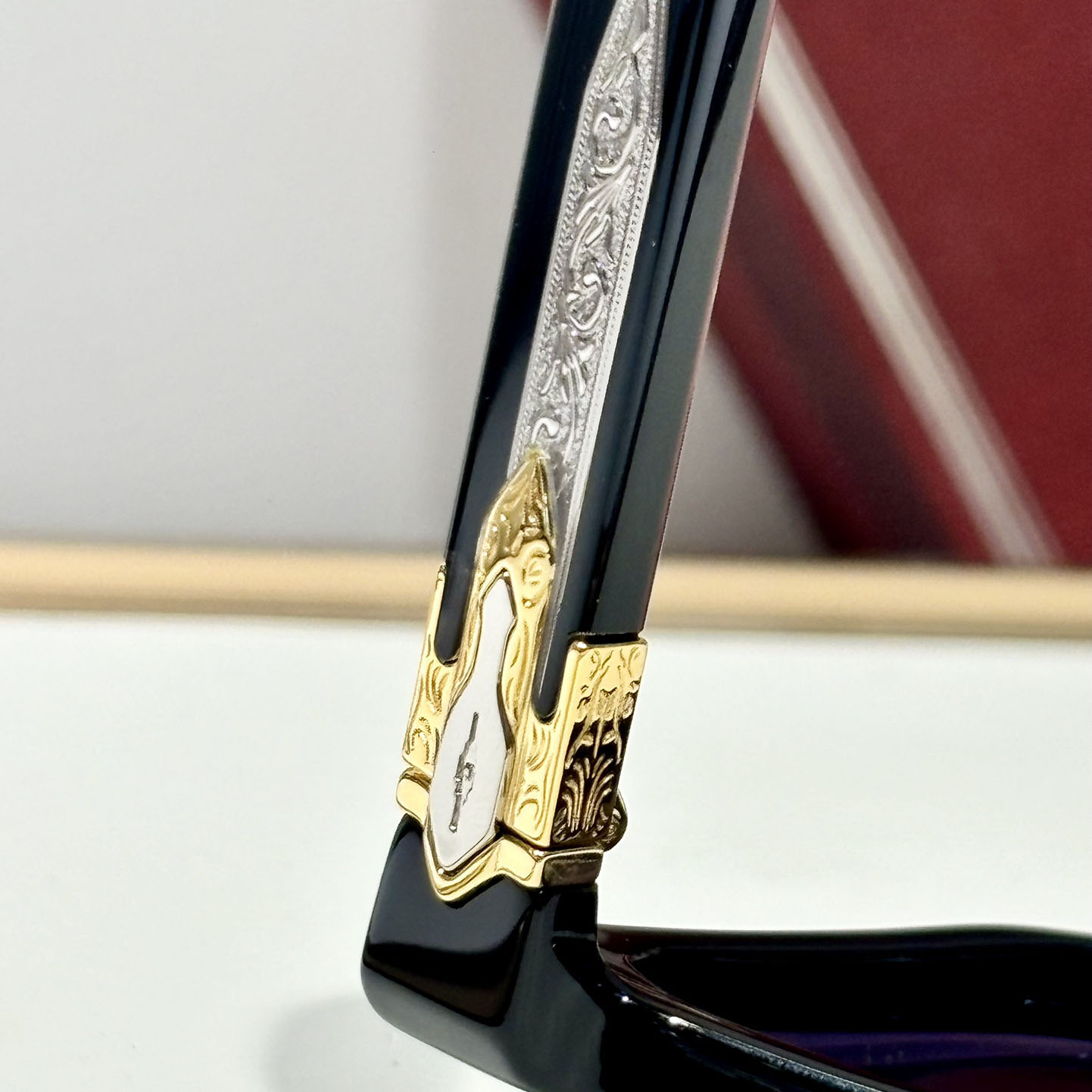 Jacquemus STERETT Sunglasses - DesignerGu