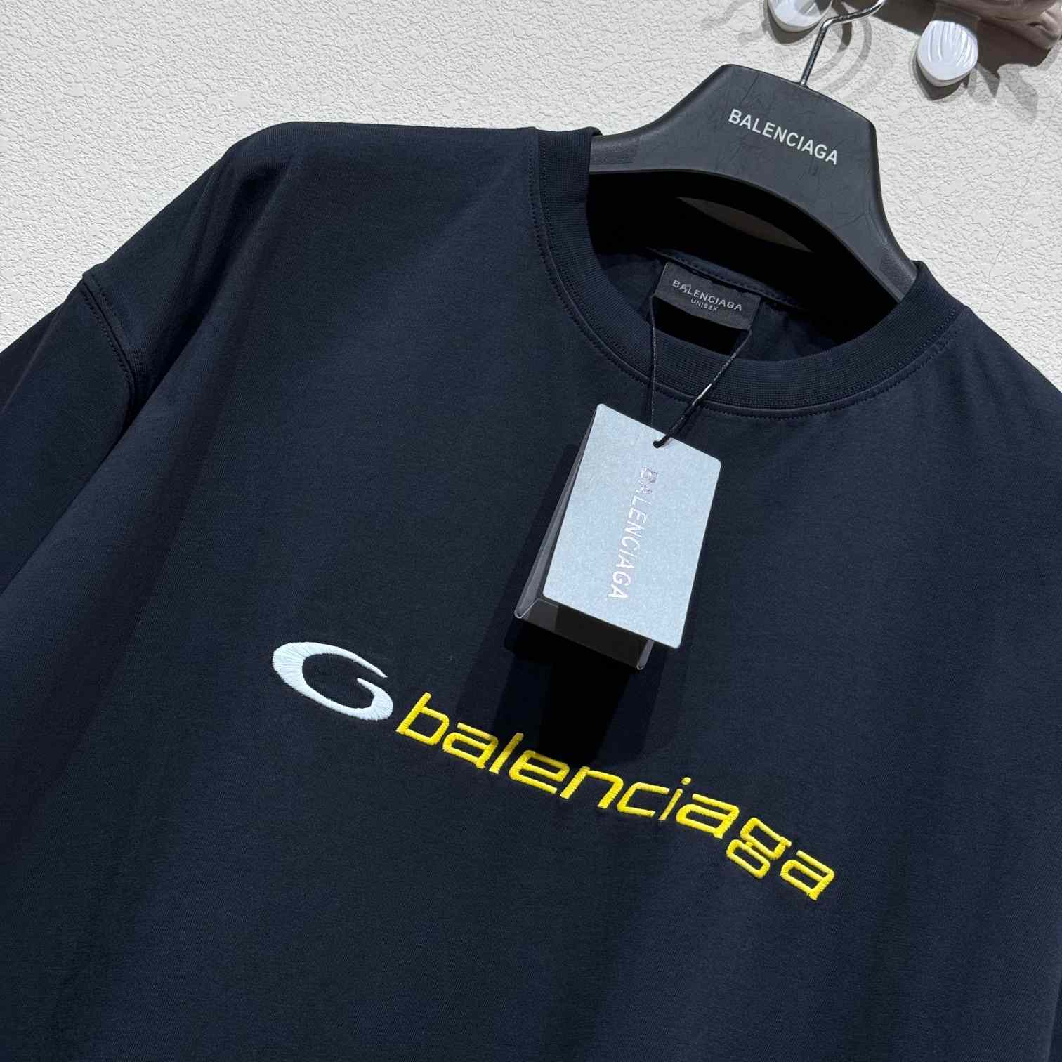 Balenciaga T-shirt Medium Fit - DesignerGu