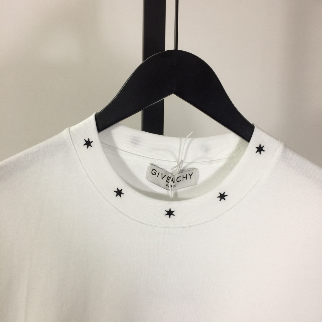 Givenchy T-shirt In Cotton - DesignerGu