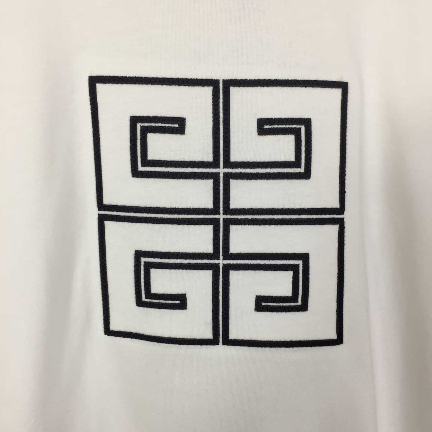 Givenchy T-shirt In Cotton - DesignerGu
