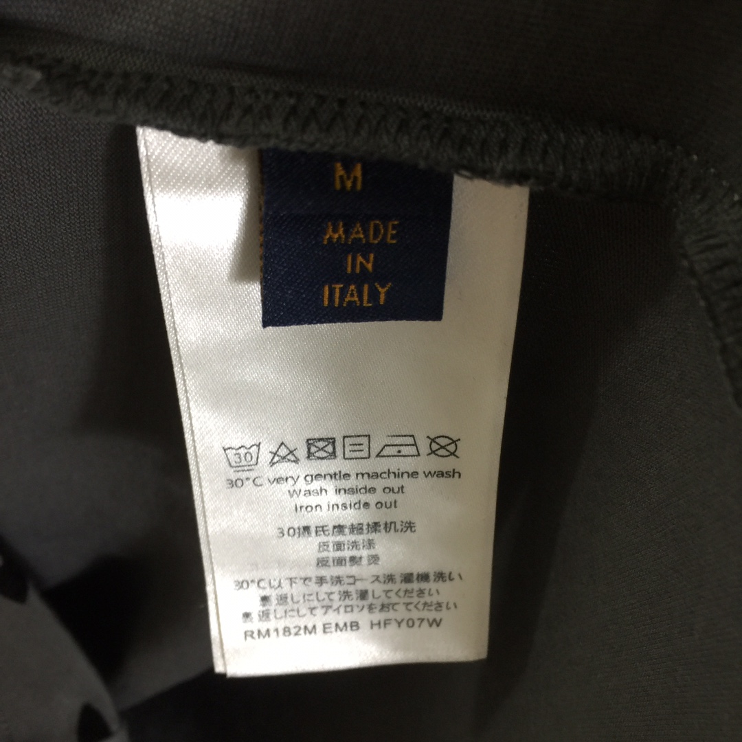 Louis Vuitton Monogram T-shirt - DesignerGu