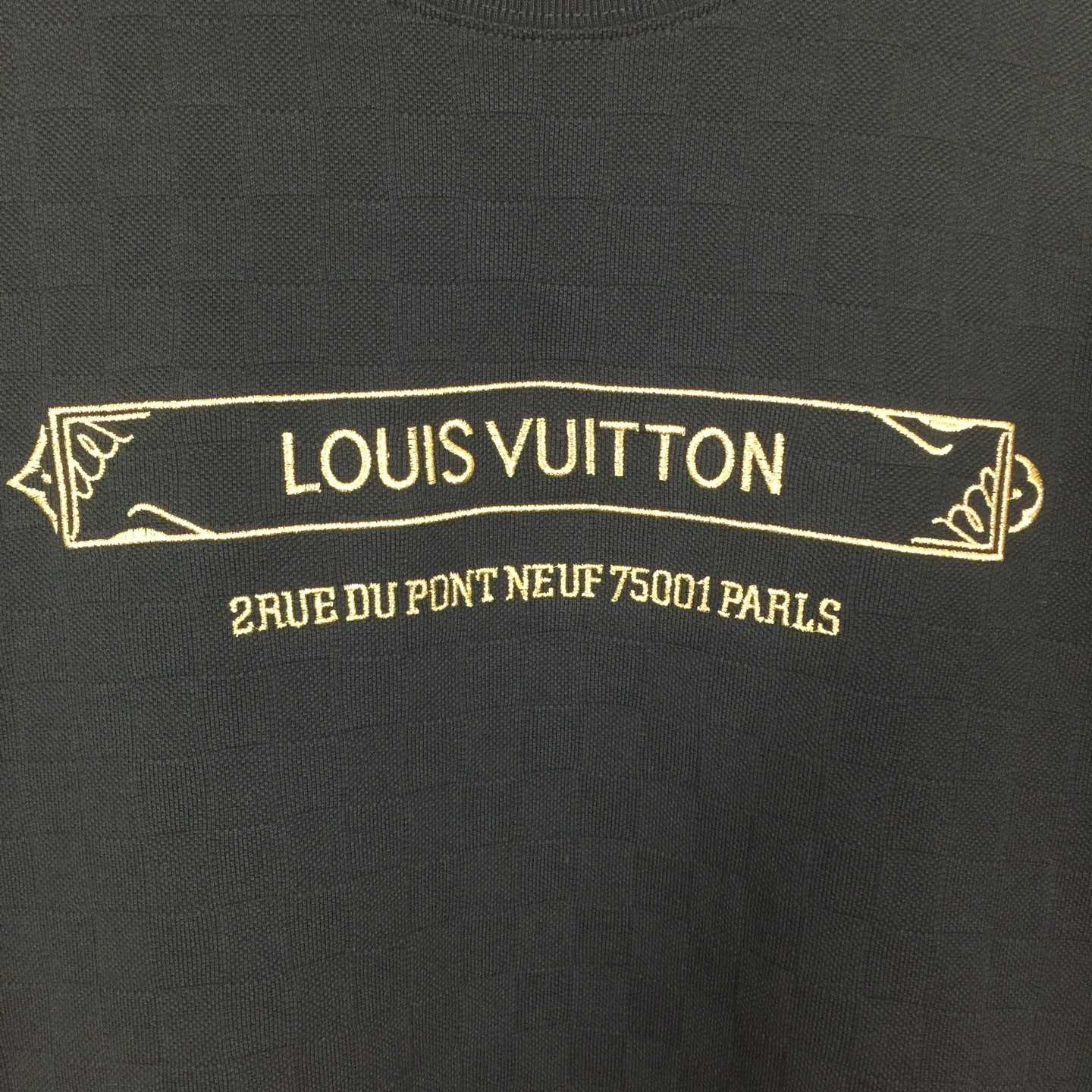 Louis Vuitton Embellished Damier Pique T-Shirt   1AHW20 - DesignerGu