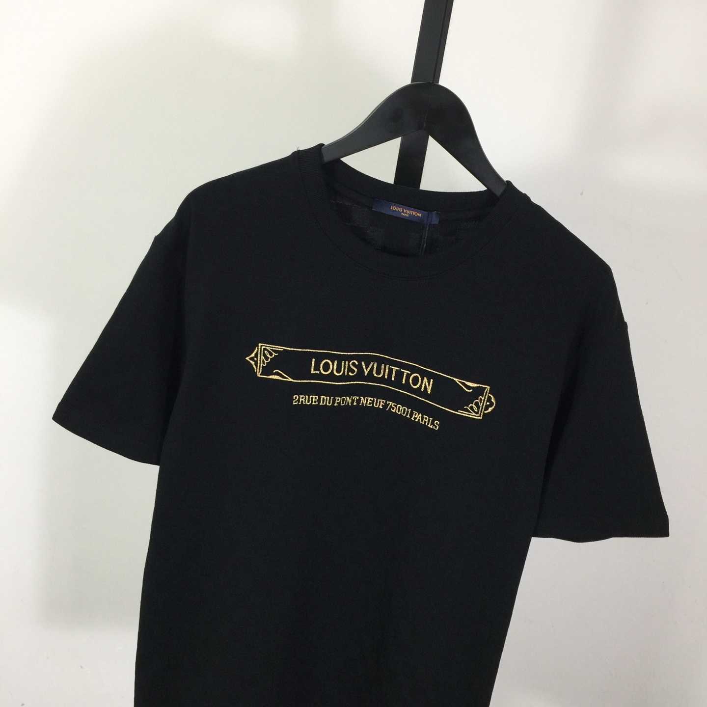 Louis Vuitton Embellished Damier Pique T-Shirt   1AHW20 - DesignerGu