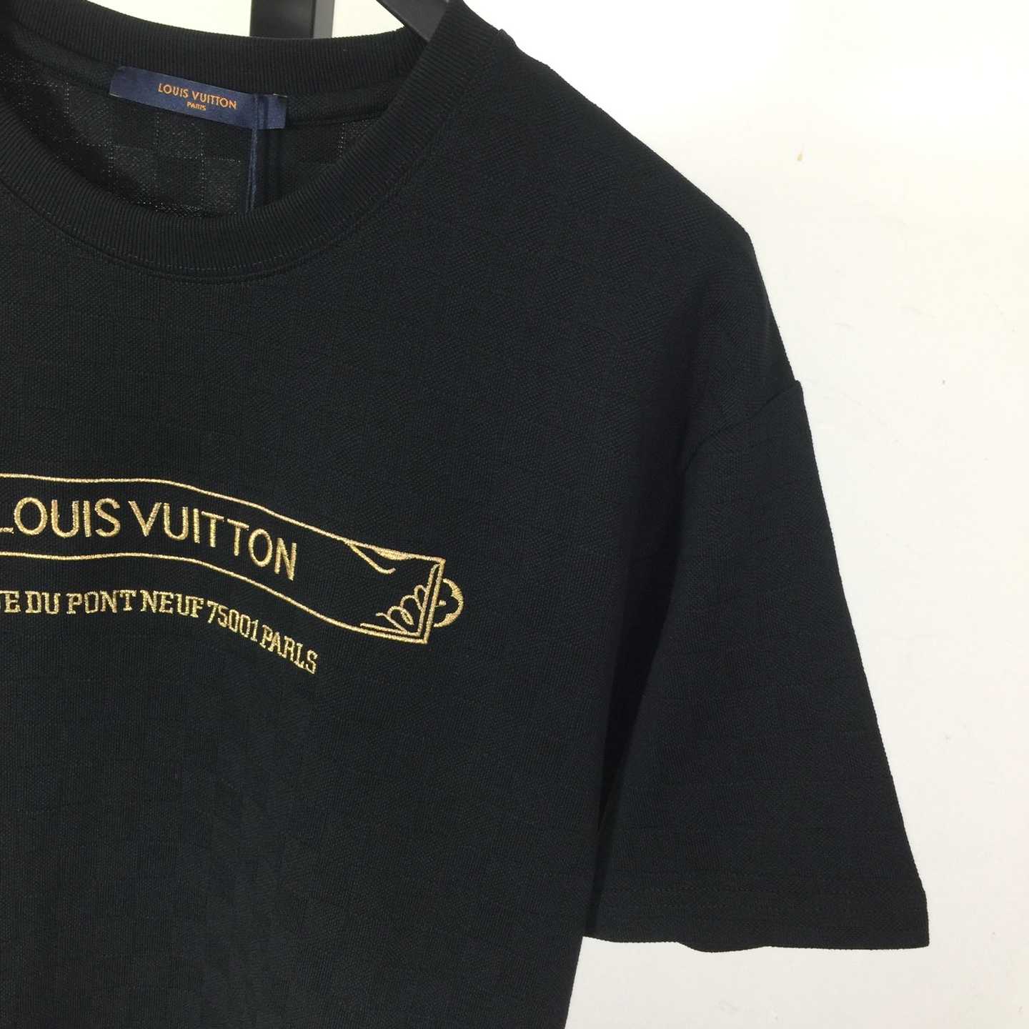 Louis Vuitton Embellished Damier Pique T-Shirt   1AHW20 - DesignerGu
