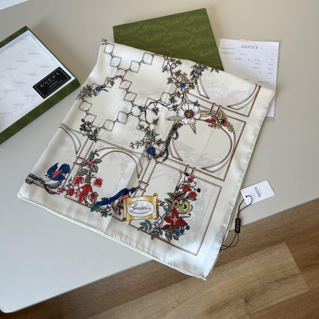 Gucci Printed Silk Twill Carré - DesignerGu