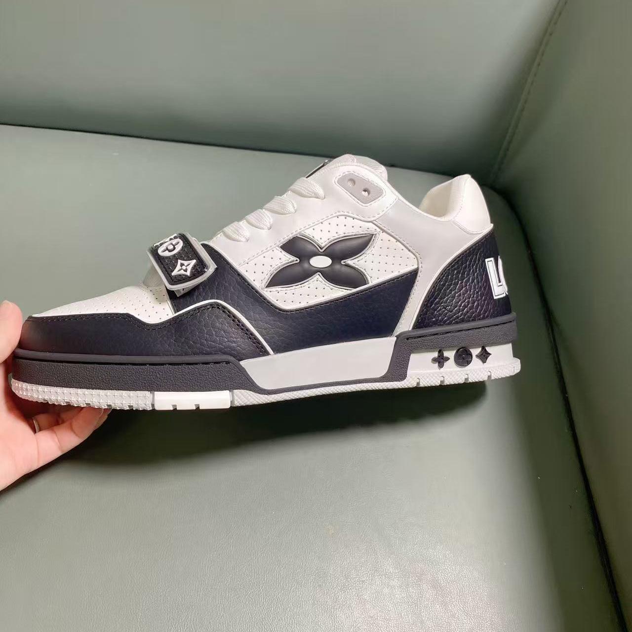 Louis Vuitton LV Trainer Sneaker   1AHTDF - DesignerGu
