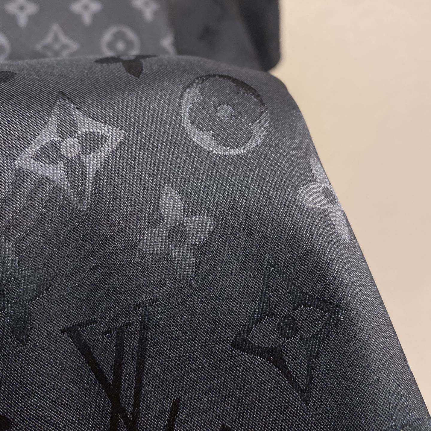 Louis Vuitton Monogram Moire Jacquard Short-Sleeved Silk Shirt   1AGTP1 - DesignerGu