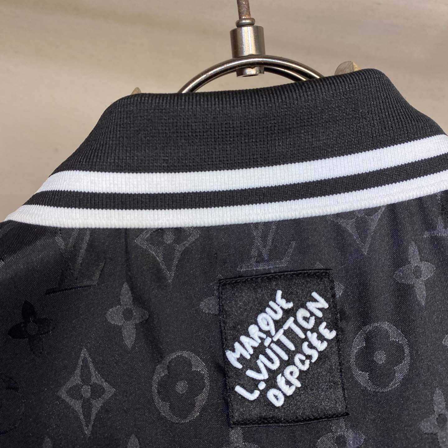 Louis Vuitton Monogram Moire Jacquard Short-Sleeved Silk Shirt   1AGTP1 - DesignerGu