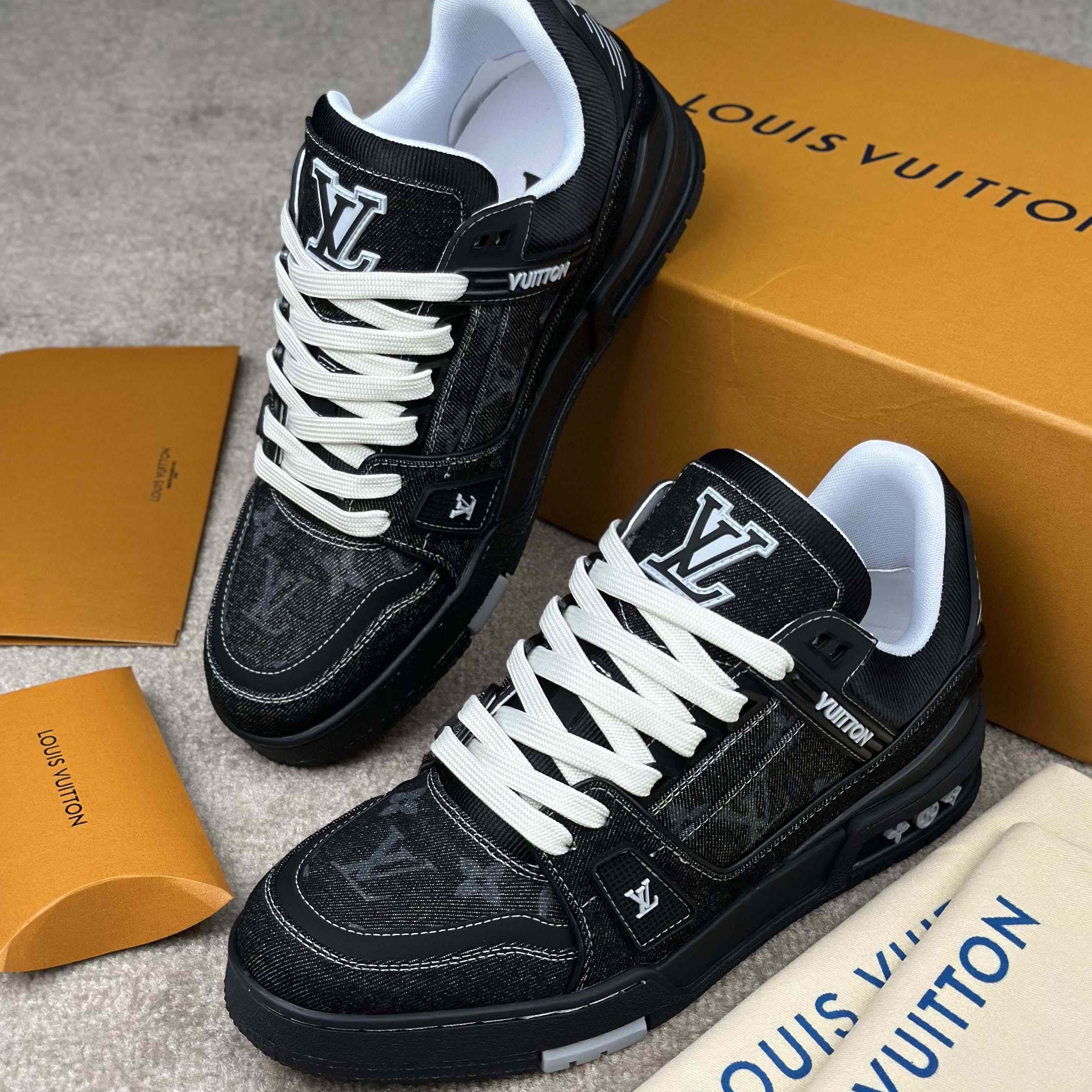 Louis Vuitton LV Trainer Sneaker   1AHSZJ - 