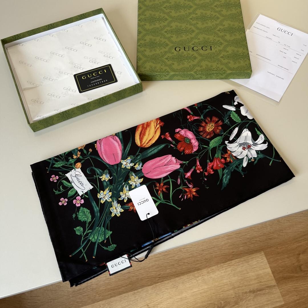 Gucci Printed Silk Twill Carré - DesignerGu