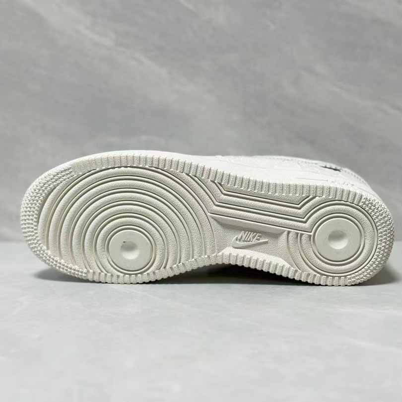 Louis Vuitton X Nike Air Force 1 Sneaker In White - 