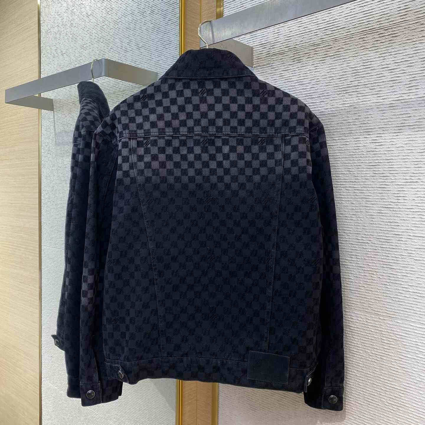 Louis Vuitton Flocked Damier Denim Trucker Jacket   1AHBDV - DesignerGu