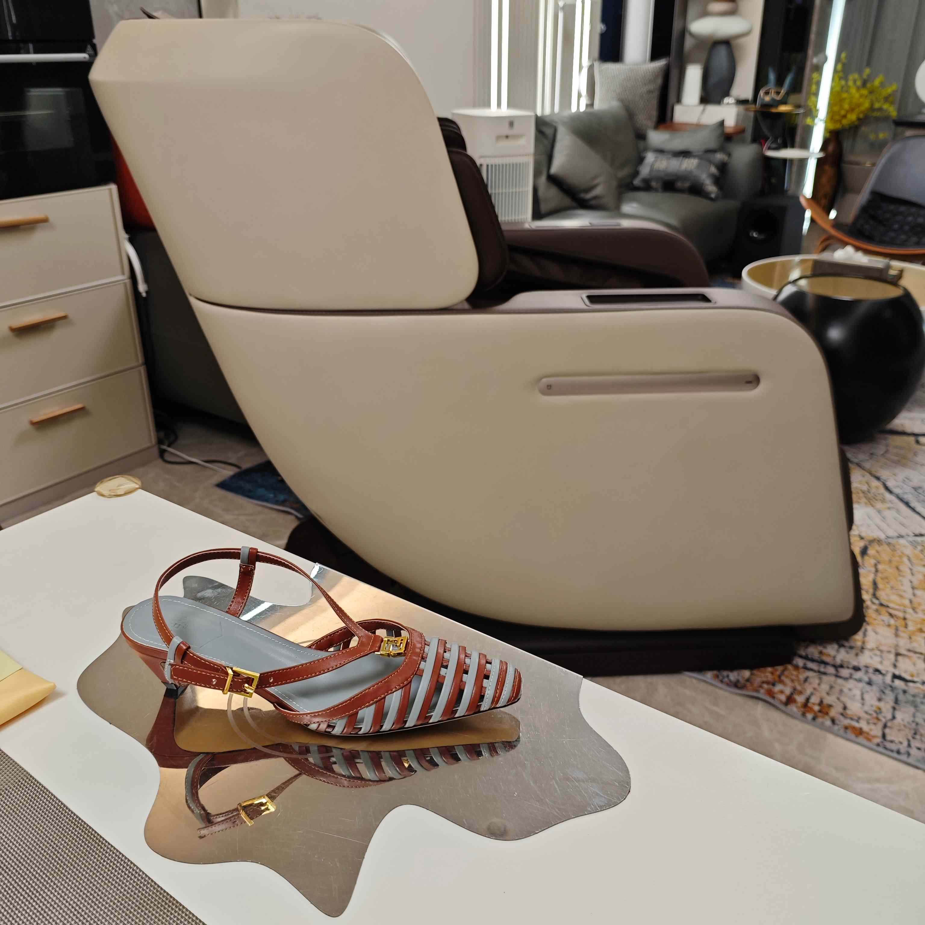 Fendi FFold Brown And Matcha Green Leather Low-heeled Slingbacks - DesignerGu