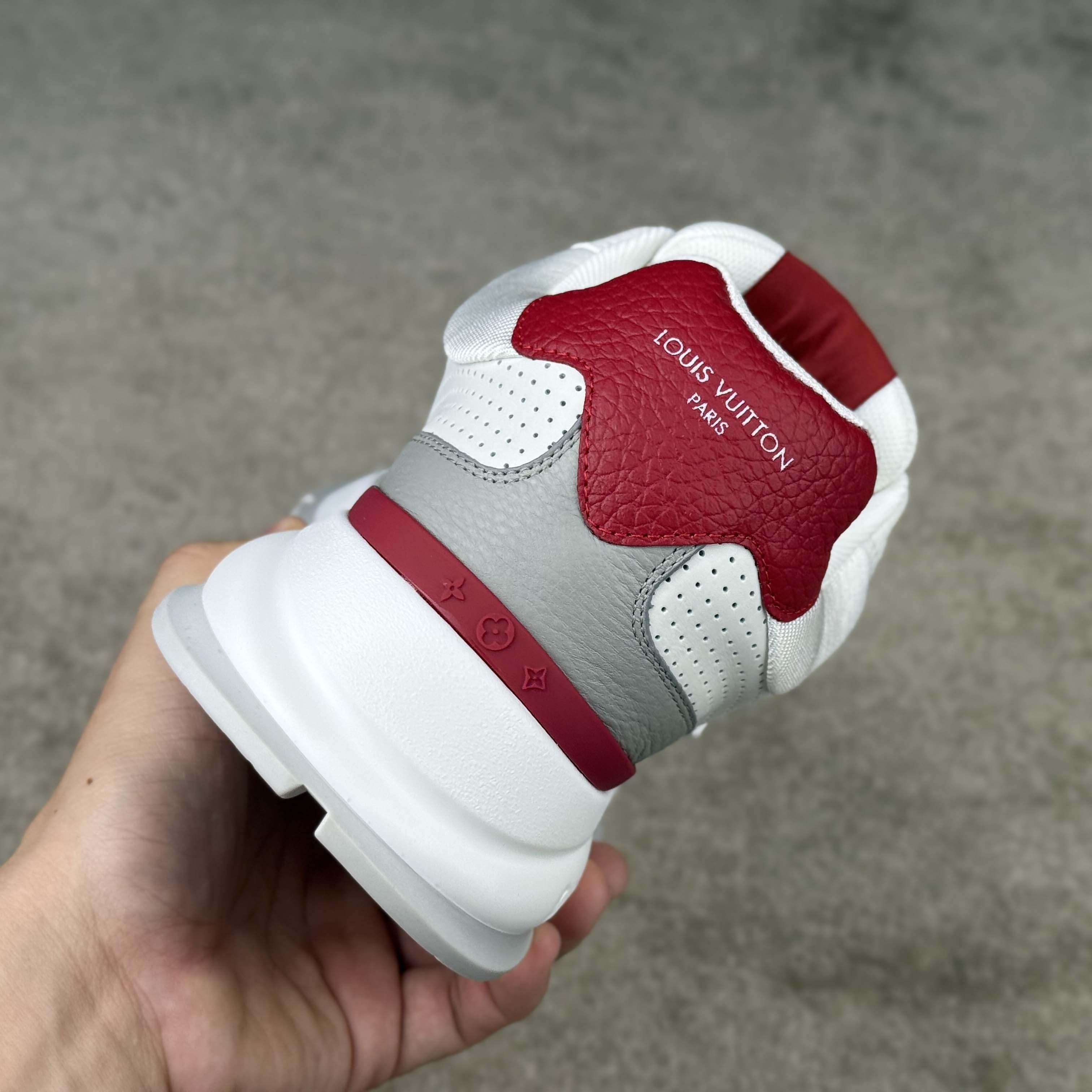 Louis Vuitton LV Classic Sneaker    - DesignerGu
