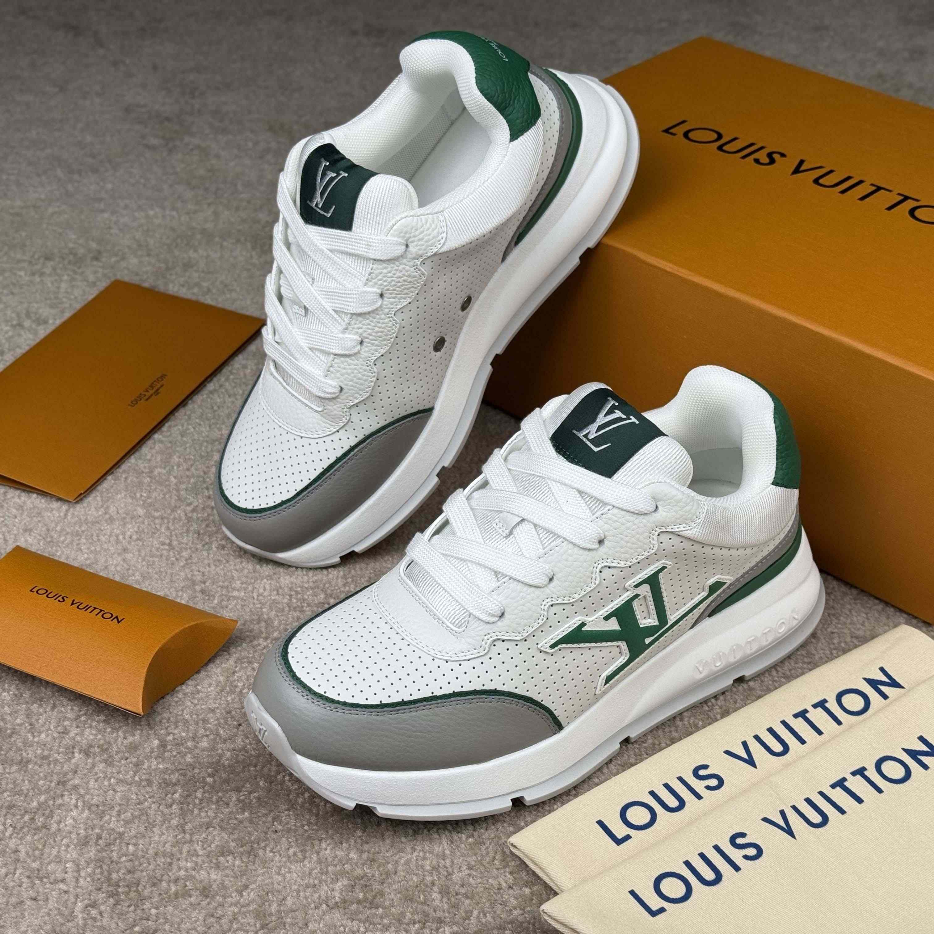 Louis Vuitton LV Classic Sneaker   1AHSUG - DesignerGu