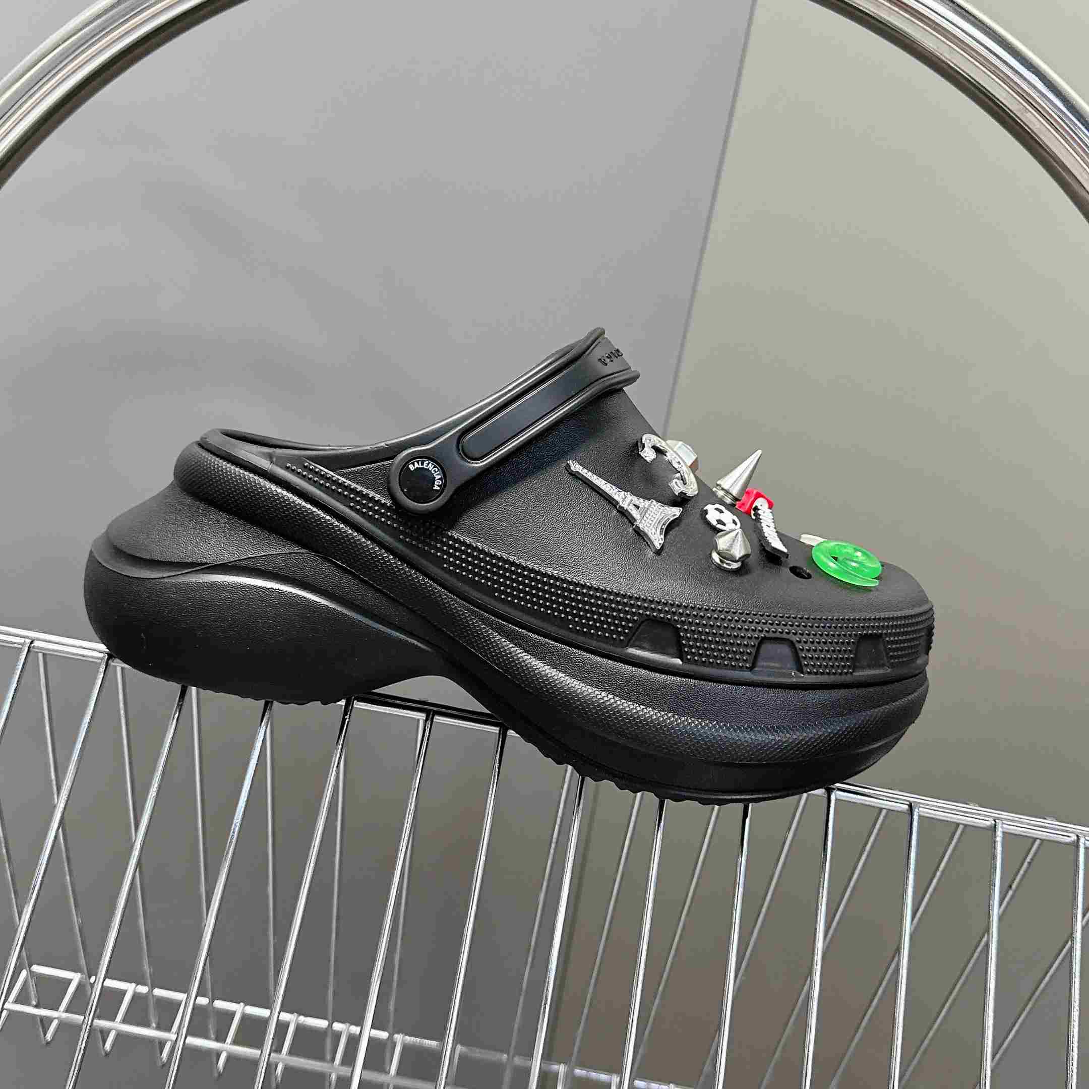 Balenciaga Crocs™ Mule In Black - DesignerGu