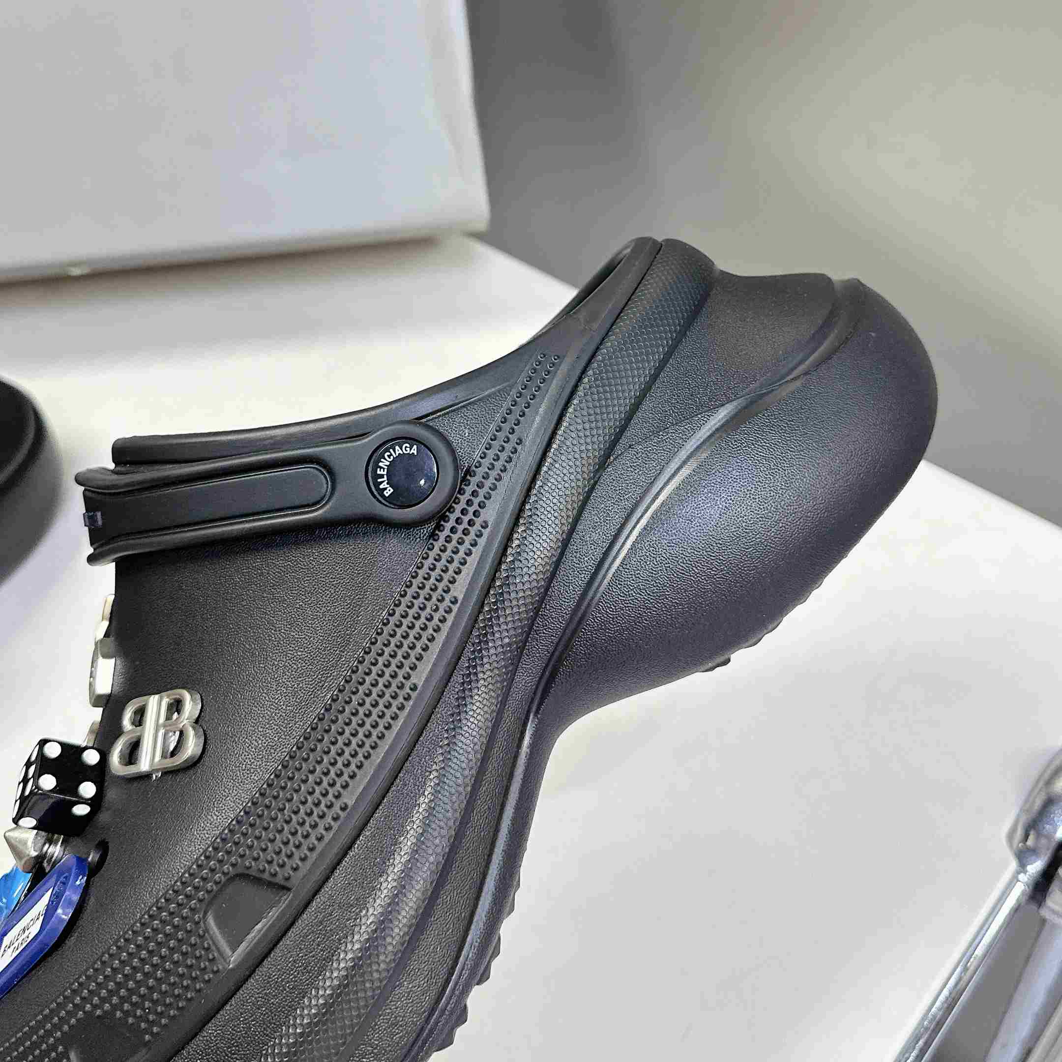 Balenciaga Crocs™ Mule In Black - DesignerGu