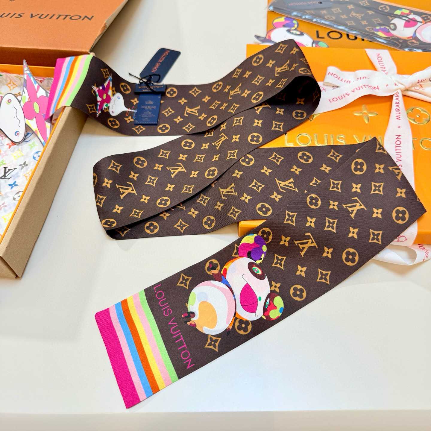Louis Vuitton LV x TM Superflat Character Bandeau   M96083 - DesignerGu