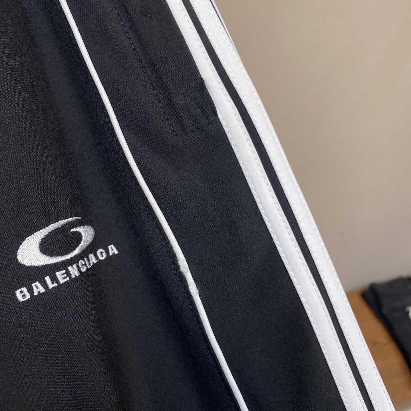 Balenciaga Large Tracksuit Pants In Black Technical Fabric - DesignerGu