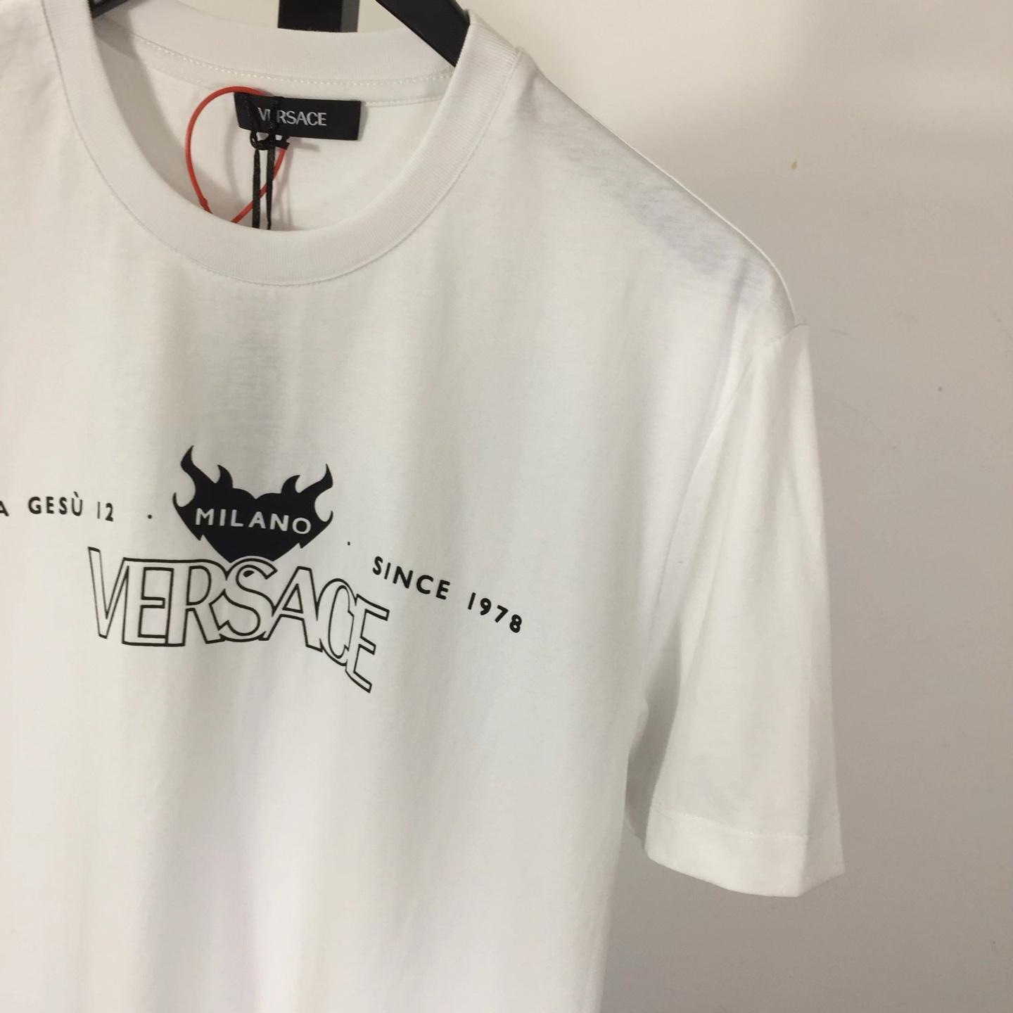Versace Logo T-shirt - DesignerGu