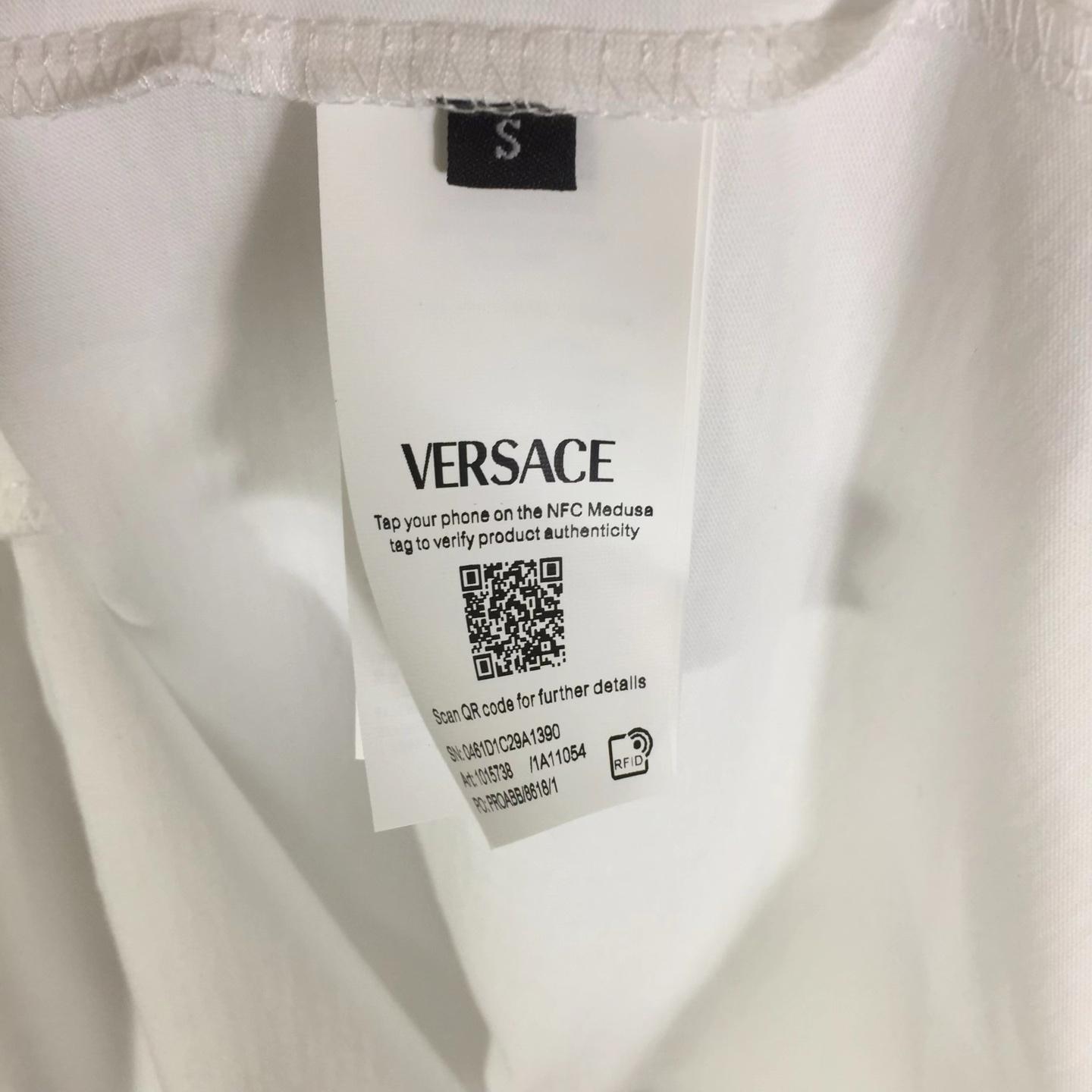 Versace Logo T-shirt - DesignerGu
