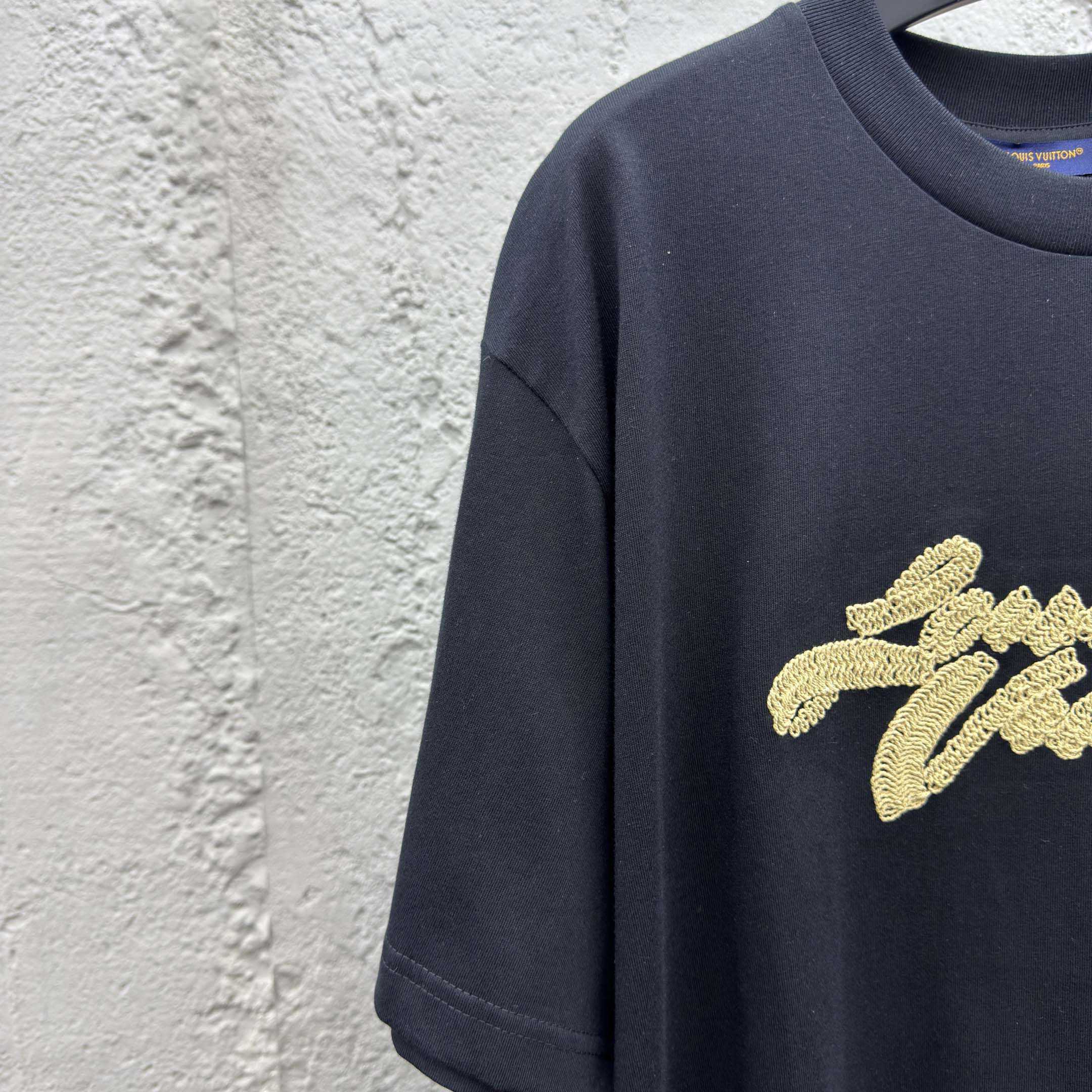 Louis Vuitton Embroidered Signature T-Shirt   1AHW92 - DesignerGu