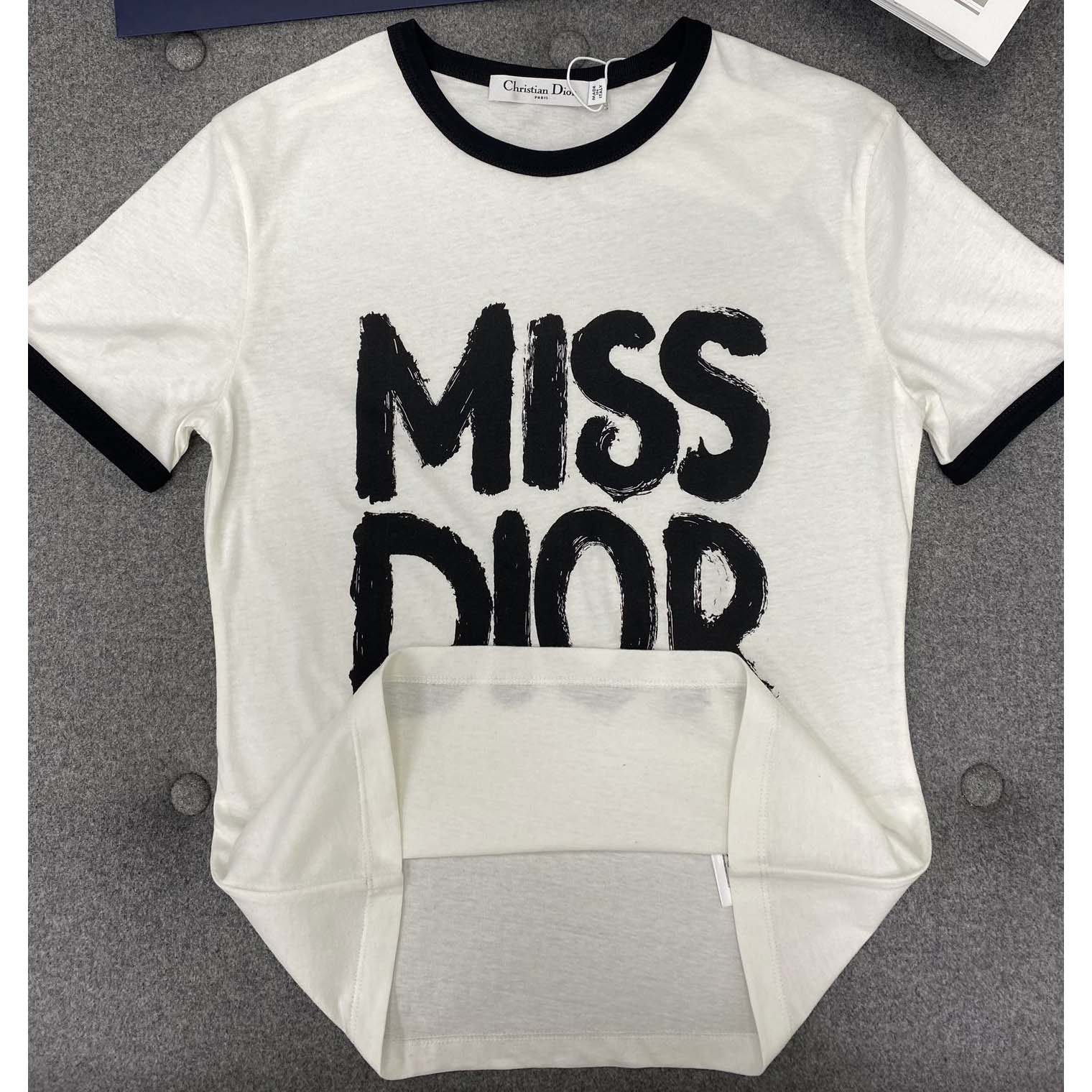 Dior T-Shirt White Cotton and Linen Jersey with Red Miss Dior Graffiti Motif - DesignerGu