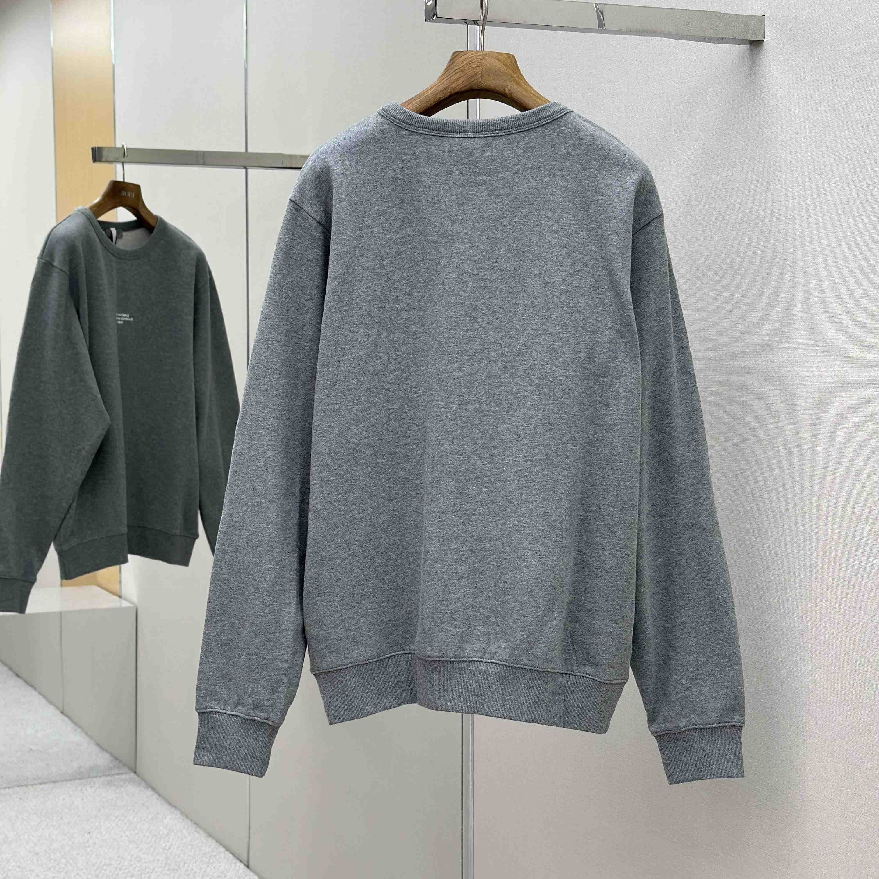 Dior Montaigne Sweatshirt  - DesignerGu