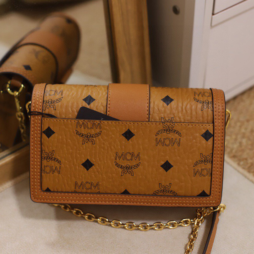 MCM Tracy Crossbody In Visetos （11x 18.5 x 5cm） - DesignerGu