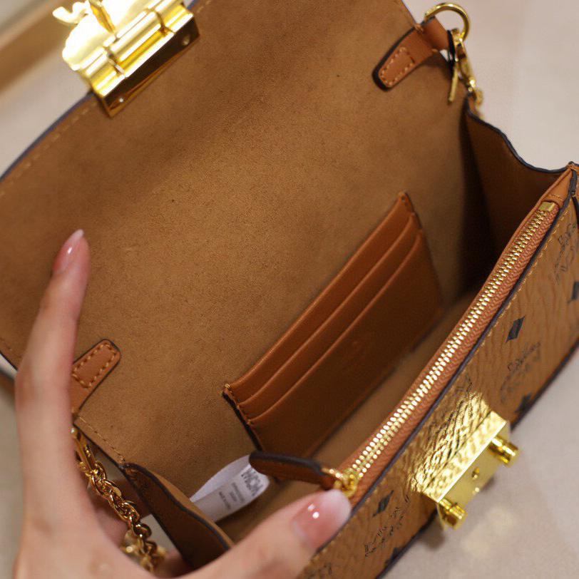 MCM Tracy Crossbody In Visetos （11x 18.5 x 5cm） - DesignerGu