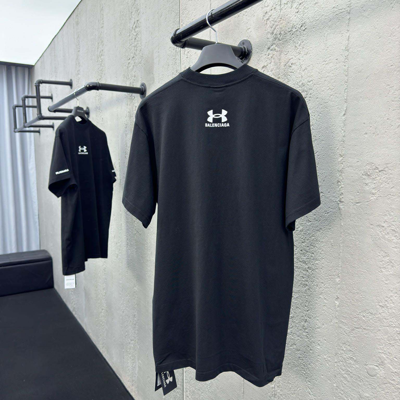 Balenciaga Under Armour® T-Shirt Oversized In Black And White - DesignerGu