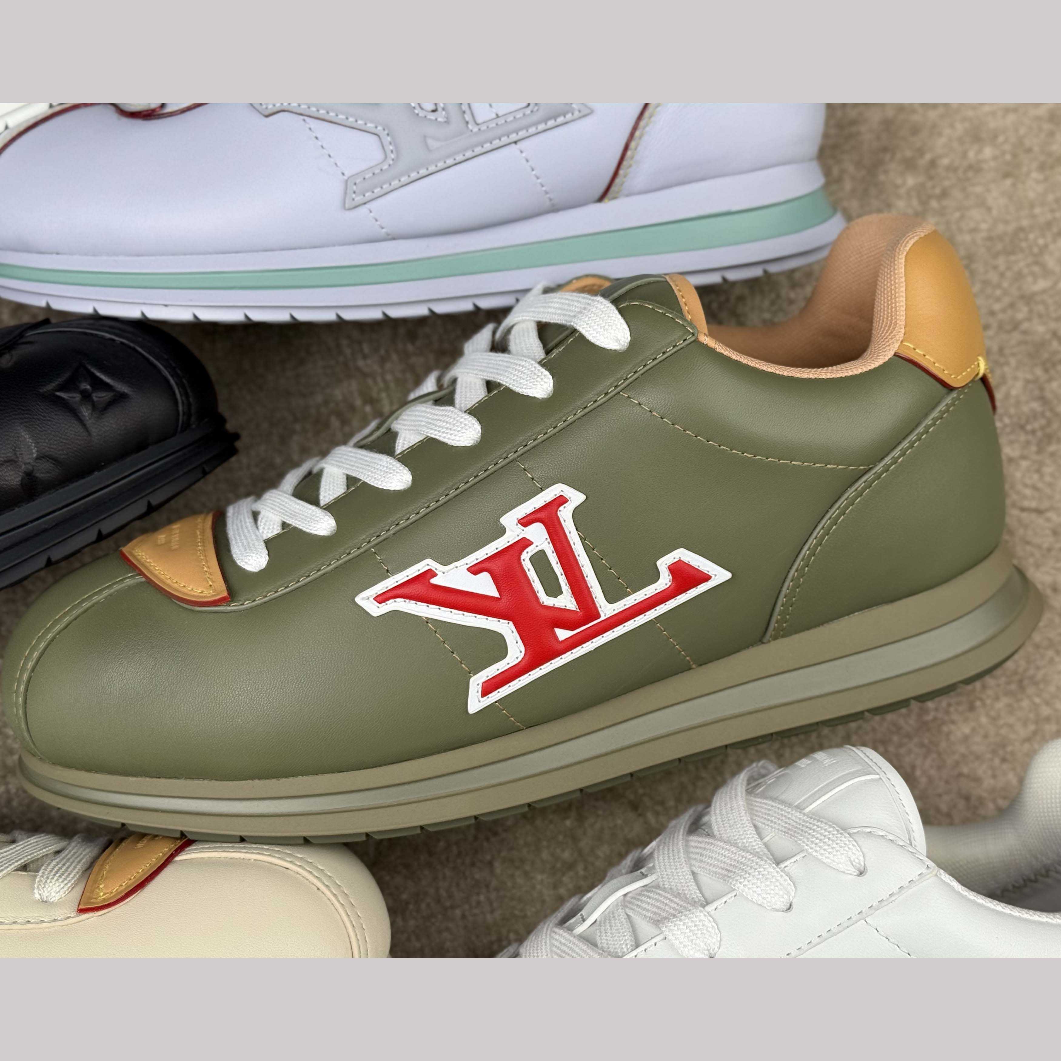 Louis Vuitton LV BUTTERSOFT Sneaker    1AIKHL - DesignerGu